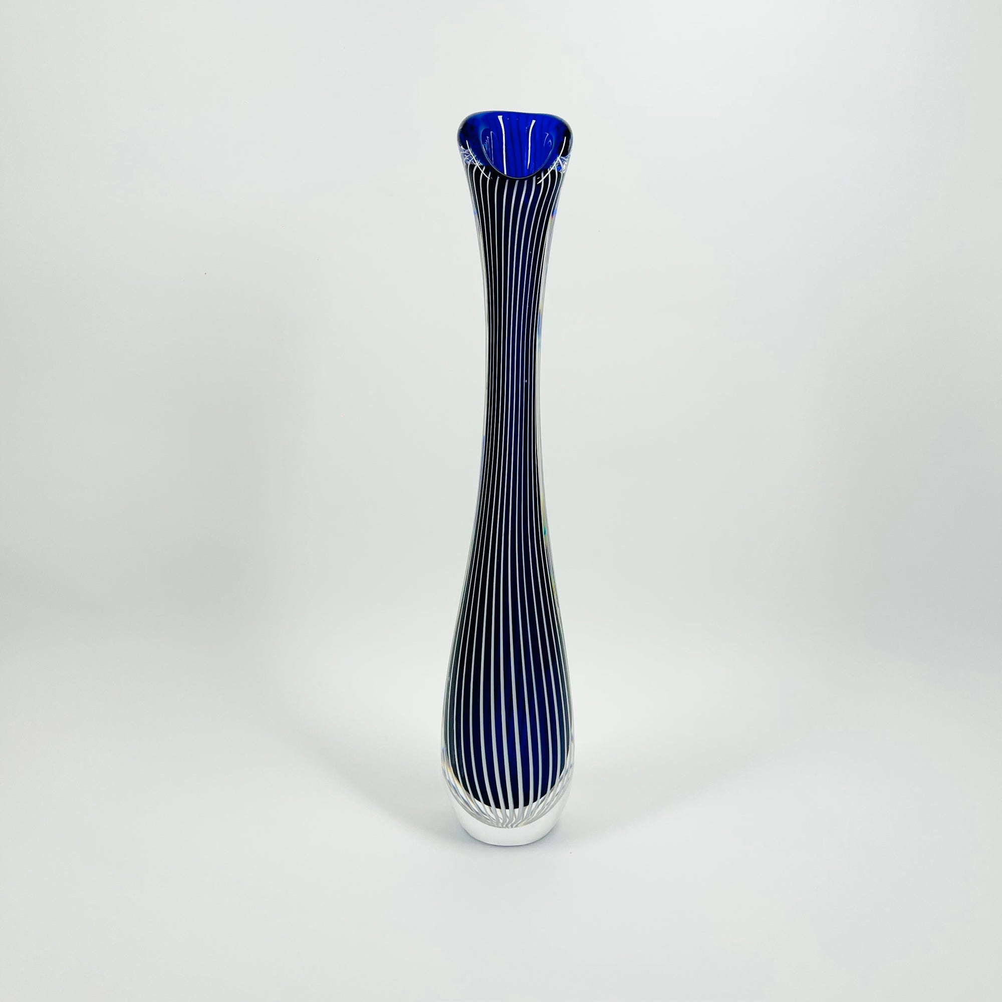 1960s ZEBRA SOMMERSO GLASS VASE BY VICKE LINDSTRAND FOR KOSTA BODA