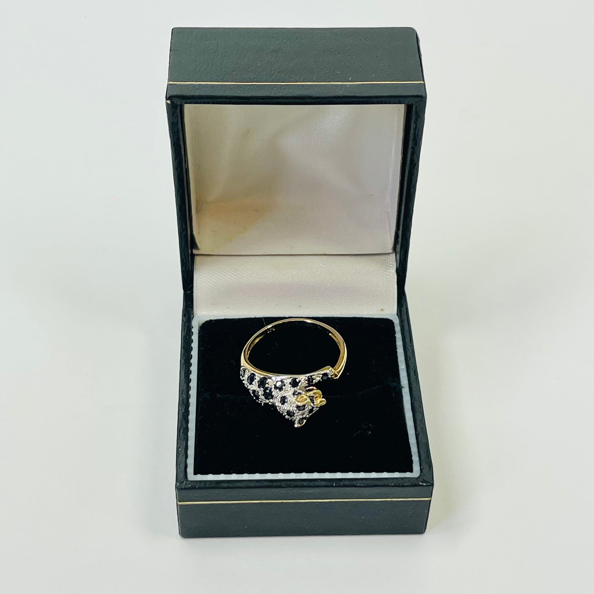 1970s 9 MIXED 14K WHITE YELLOW GOLD DIAMOND BLACK SAPPHIRE SNOW LEOPARD RING