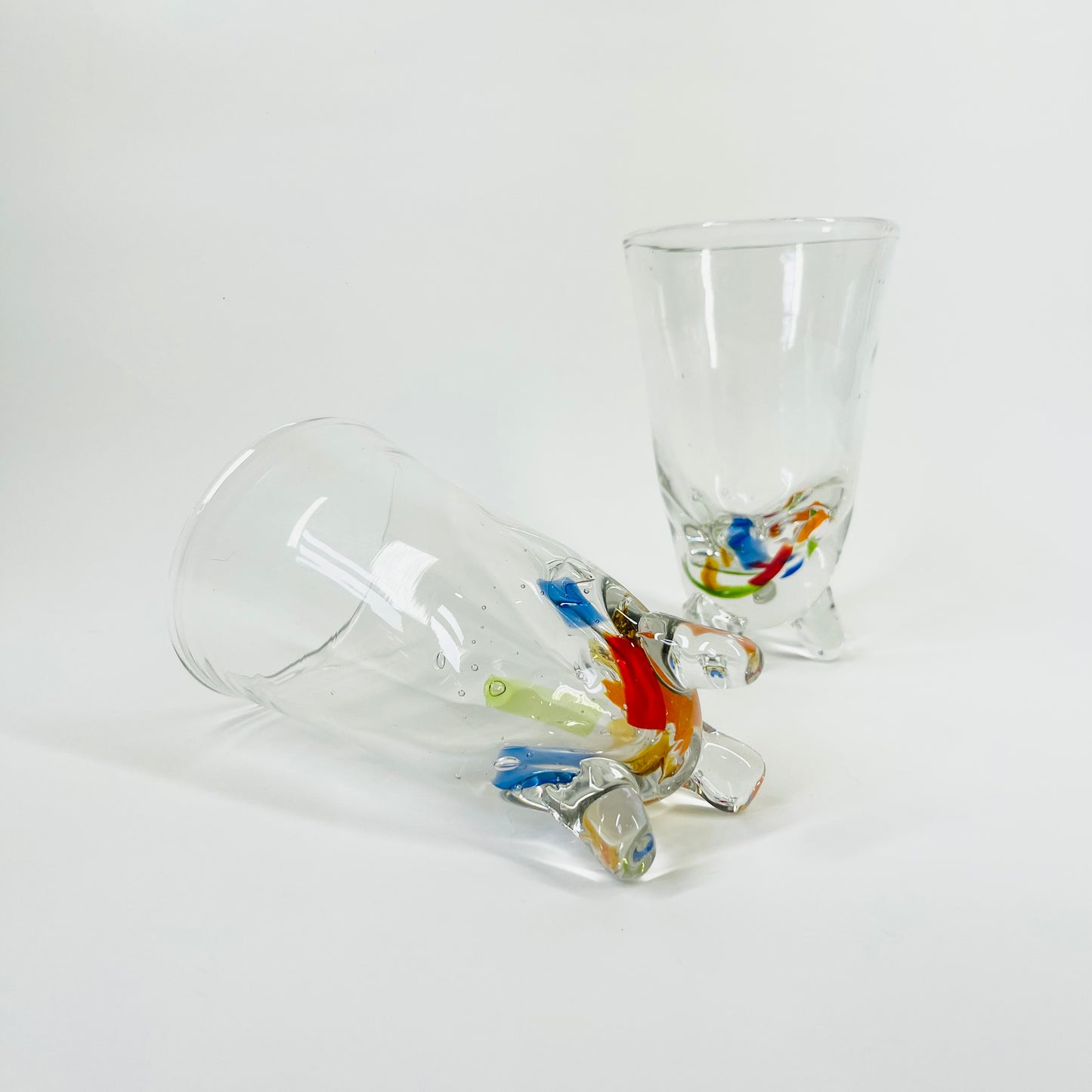 VINTAGE MURANO FOOTED GLASSES WITH COLOUR SPATTER