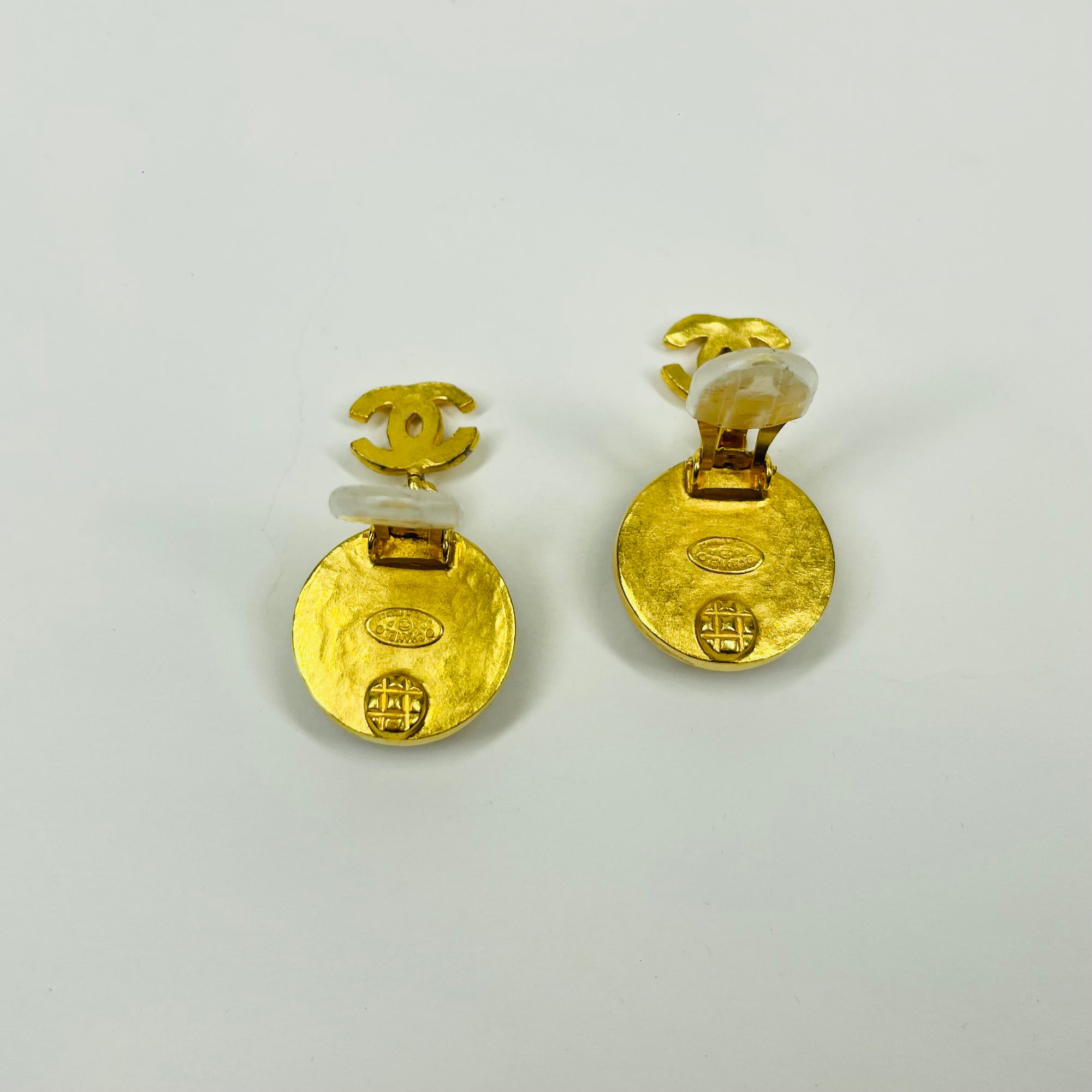 1997 CHANEL TIGER EYE CC LOGO DROP CLIP ON EARRINGS