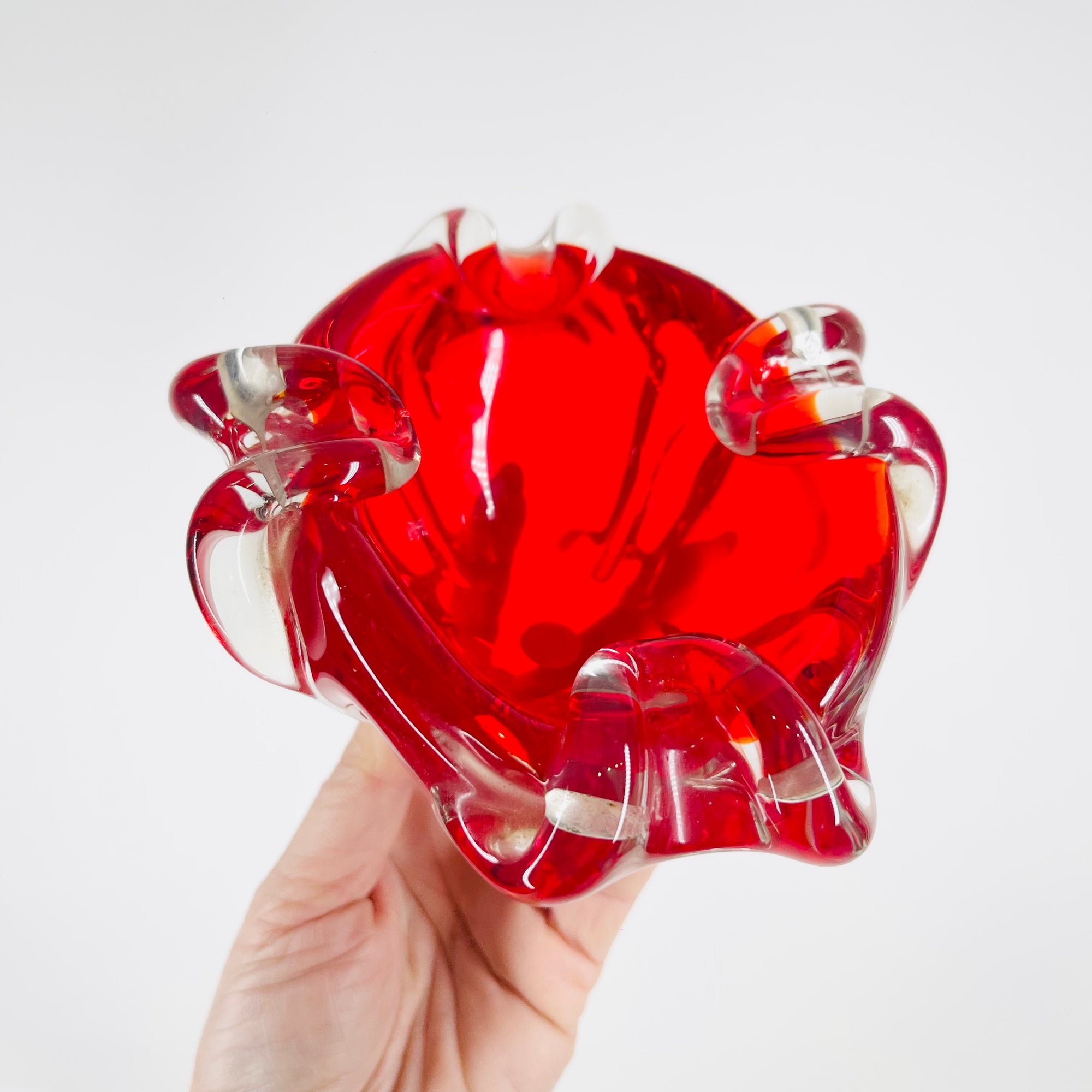 1970s JAPANESE RED SOMMERSO GLASS ASHTRAY/BOWL