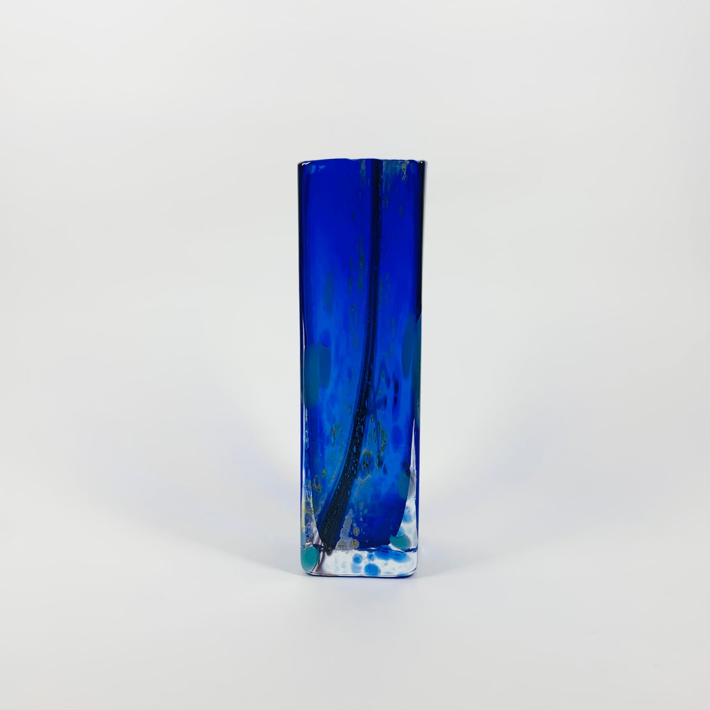 90s MOUTH BLOWN COBALT BLUE ART GLASS POSY VASE