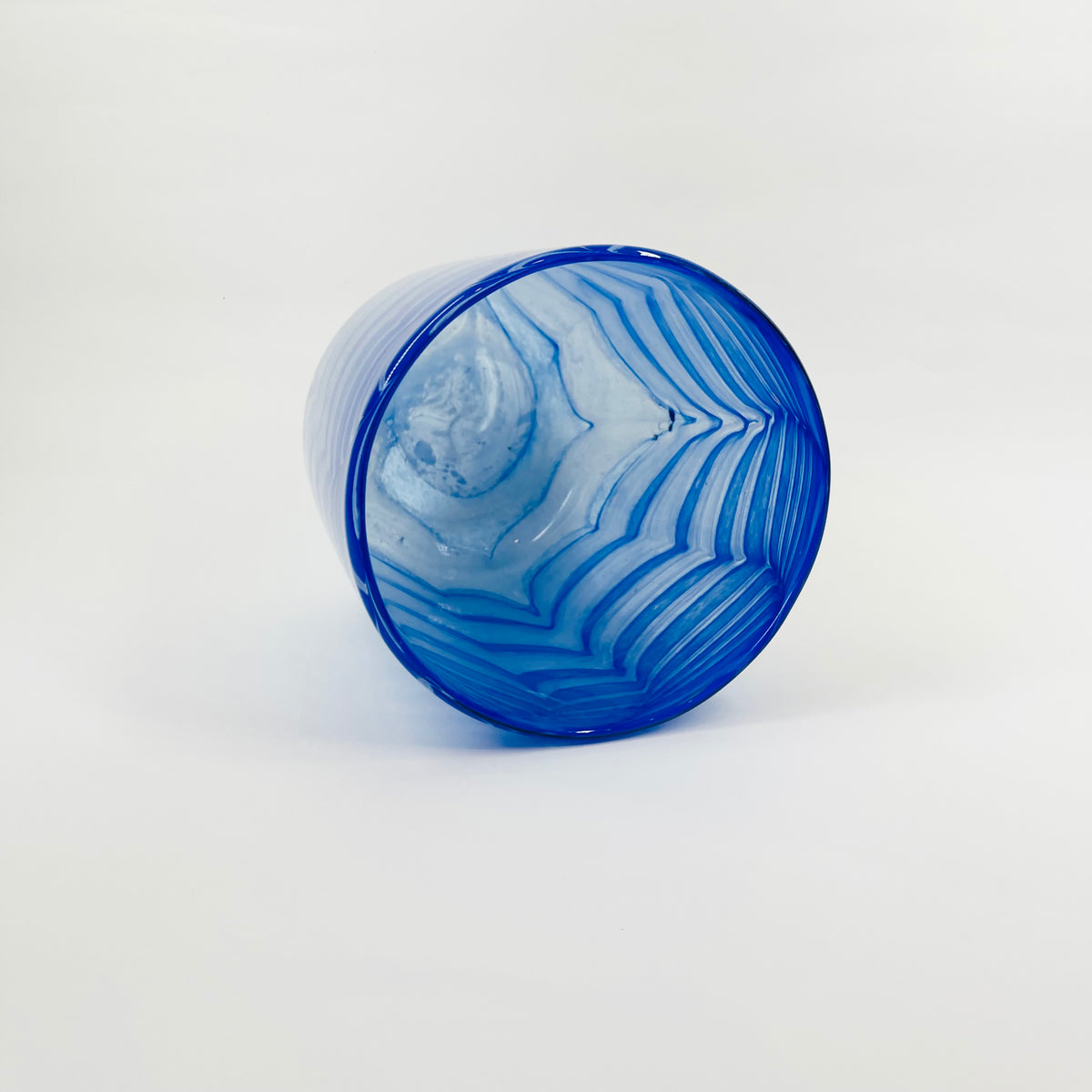 1980s AUSTRALIAN MOUTH BLOWN BLUE SWIRLS ART GLASS VASE BY STEPHEN MORRIS