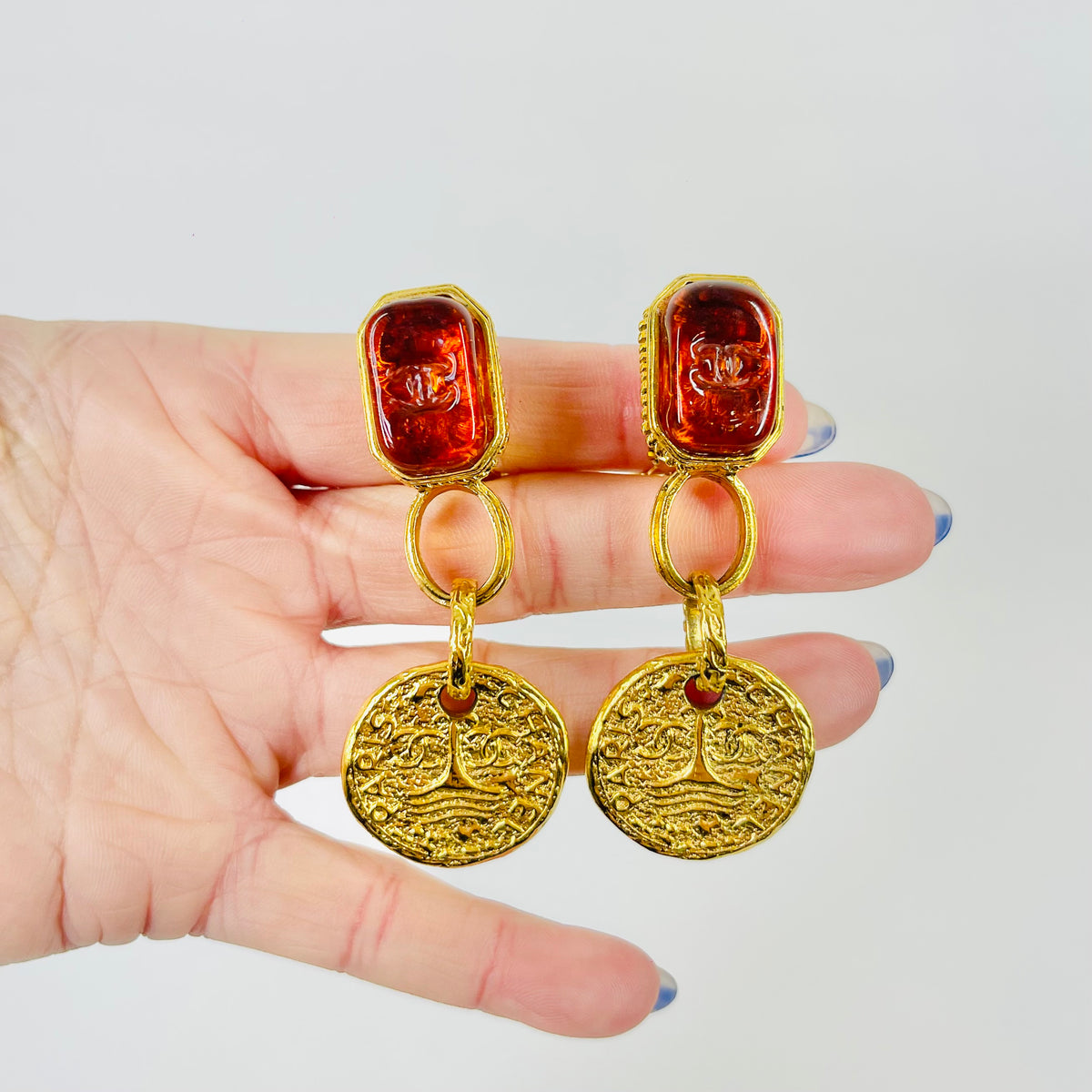1993 CHANEL GRIPOIX AMBER GLASS COIN DROP CLIP ON EARRINGS