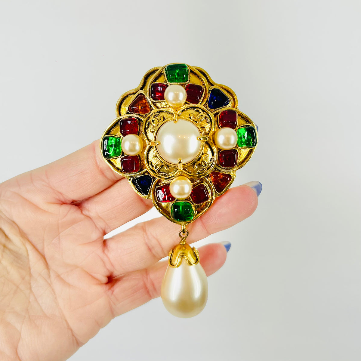 1994 RUNWAY CHANEL GRIPOIX TUTTI FRUITTI GLASS PEARL MUGHAL STYLE BROOCH