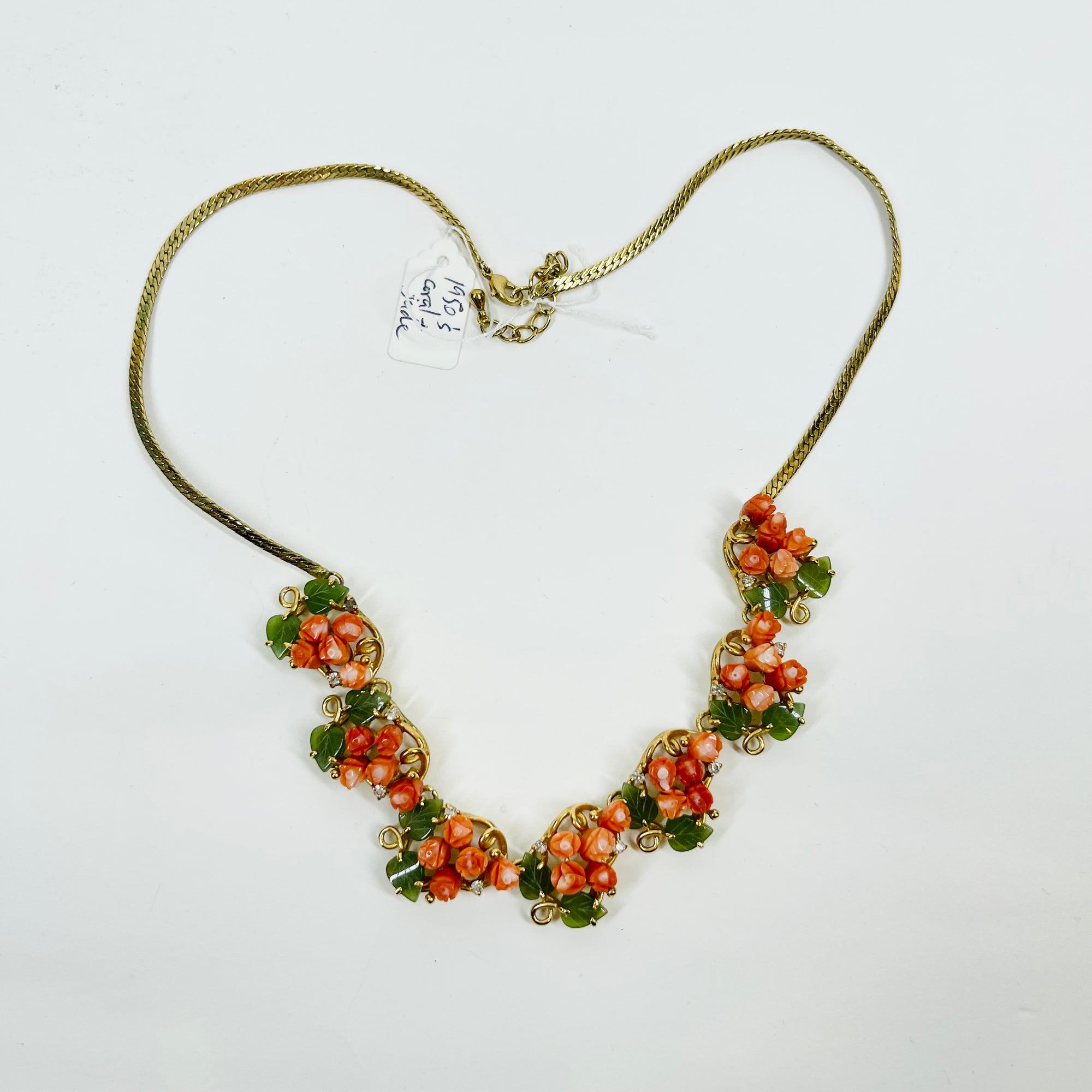 1950s CORAL ROSES &amp; JADE LEAVES NECKLACE