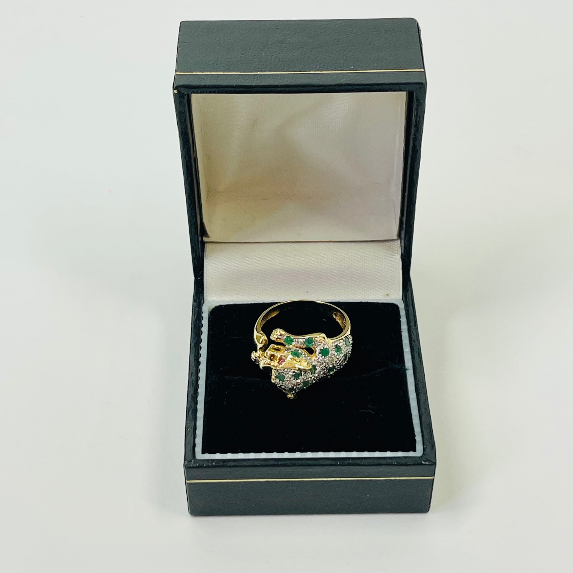 1950s 14K YELLOW GOLD DIAMOND EMERALD LEOPARD RING WITH RUBY EYES