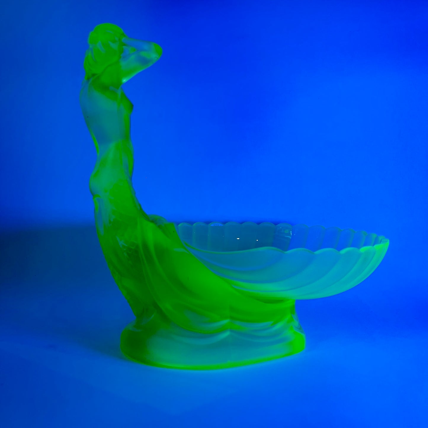 ANTIQUE ART DECO SATIN URANIUM GLASS MERMAID SHELL BOWL