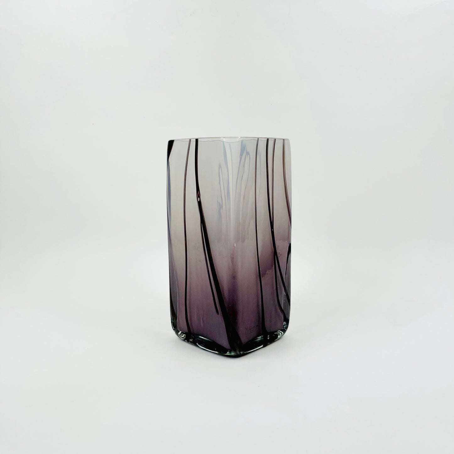 1980s AUSTRALIAN PURPLE ART GLASS VASE