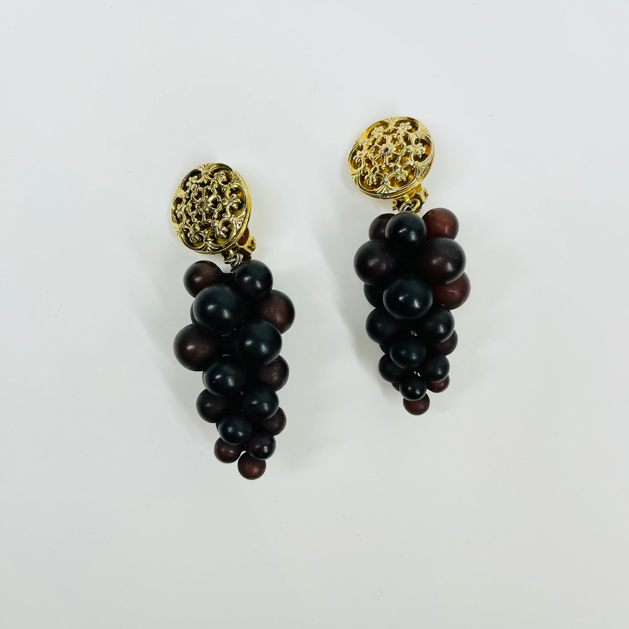 1950s PURPLE GRAPES CLUSTERS CLIP ON EARRINGS