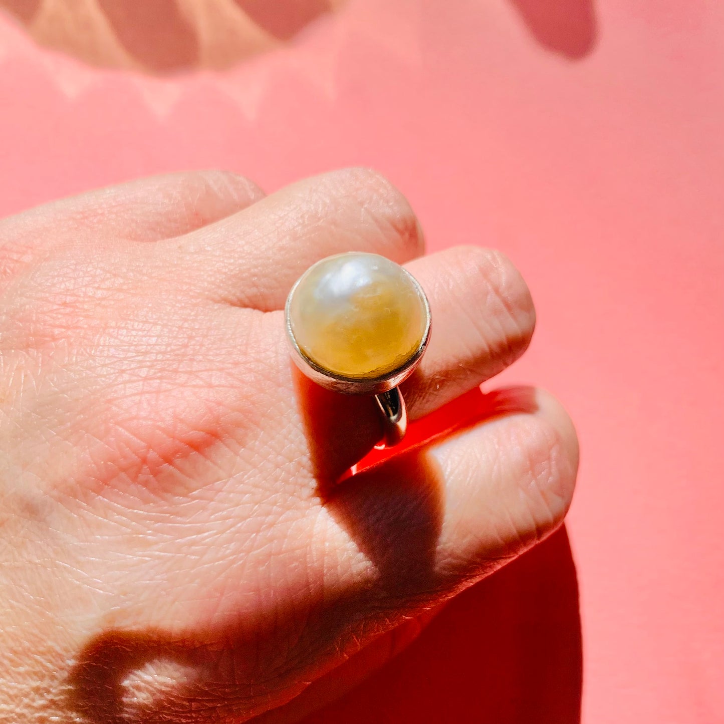 60s MODERNIST STATEMENT SILVER RING WITH BEZEL PEARL