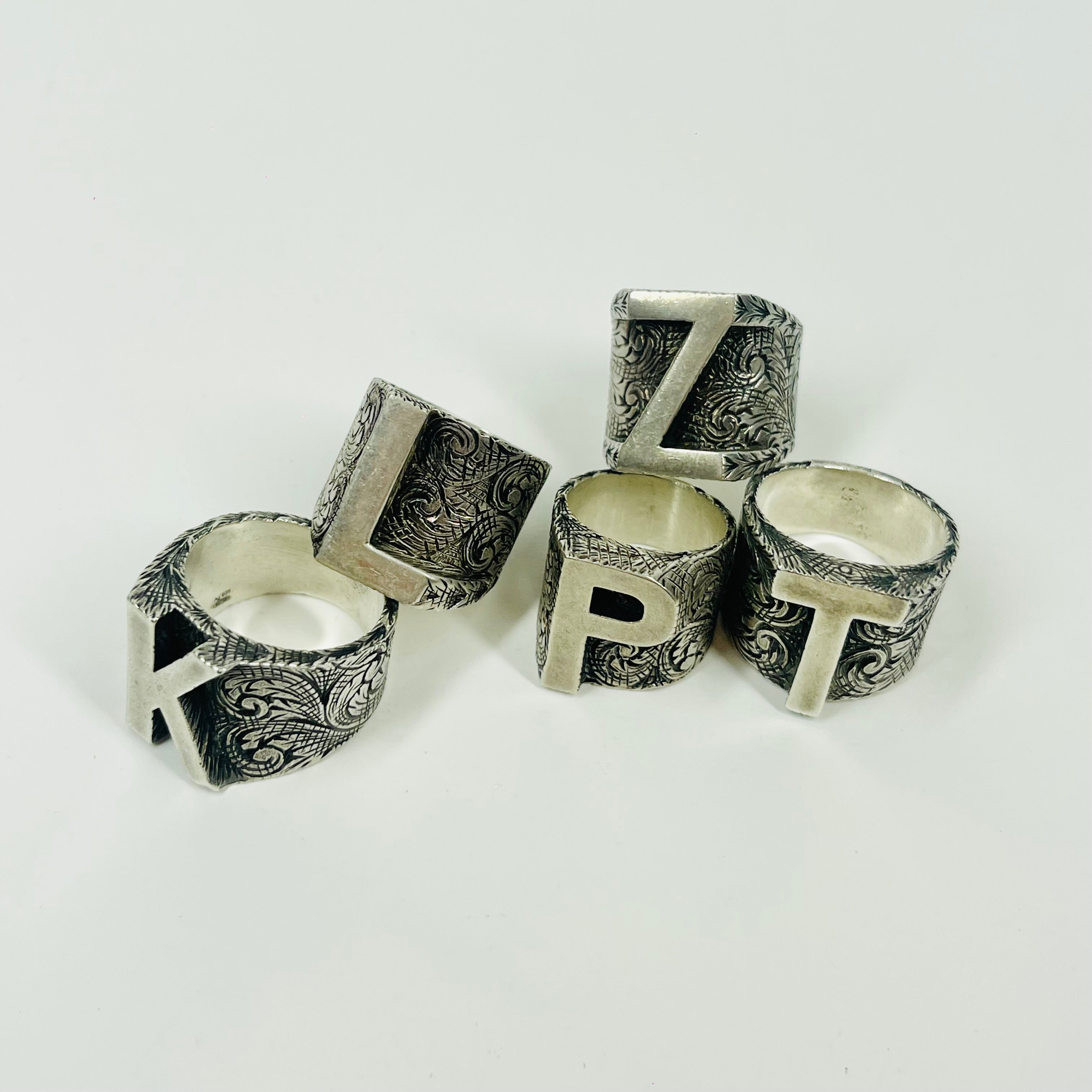 1990s TOM FORD ERA GUCCI ETCHED SIGNET SILVER RING – GLASS ET CETERA