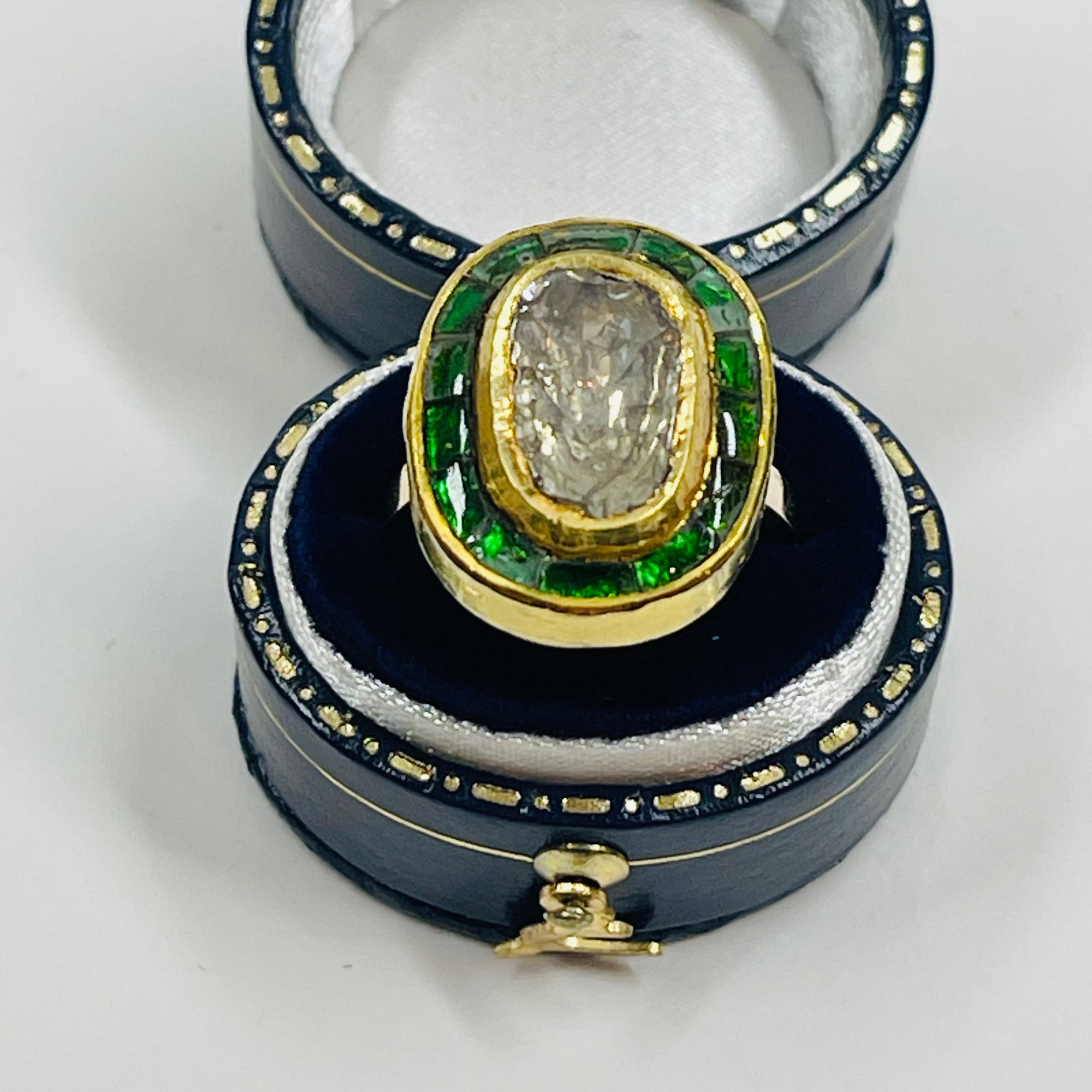 ANTIQUE 22K GOLD INDIAN POLKI RAW DIAMOND RING WITH GREEN ENAMEL
