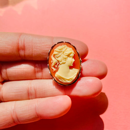 50s COSTUME CAMEO BROOCH