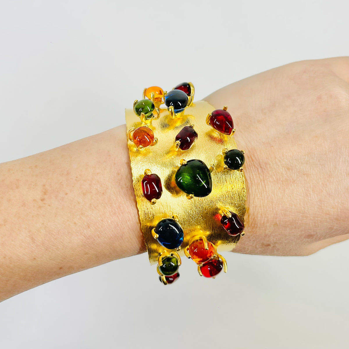 RUNWAY 1980s GUCCI GRIPOIX TUTTI FRUITTI CUFF
