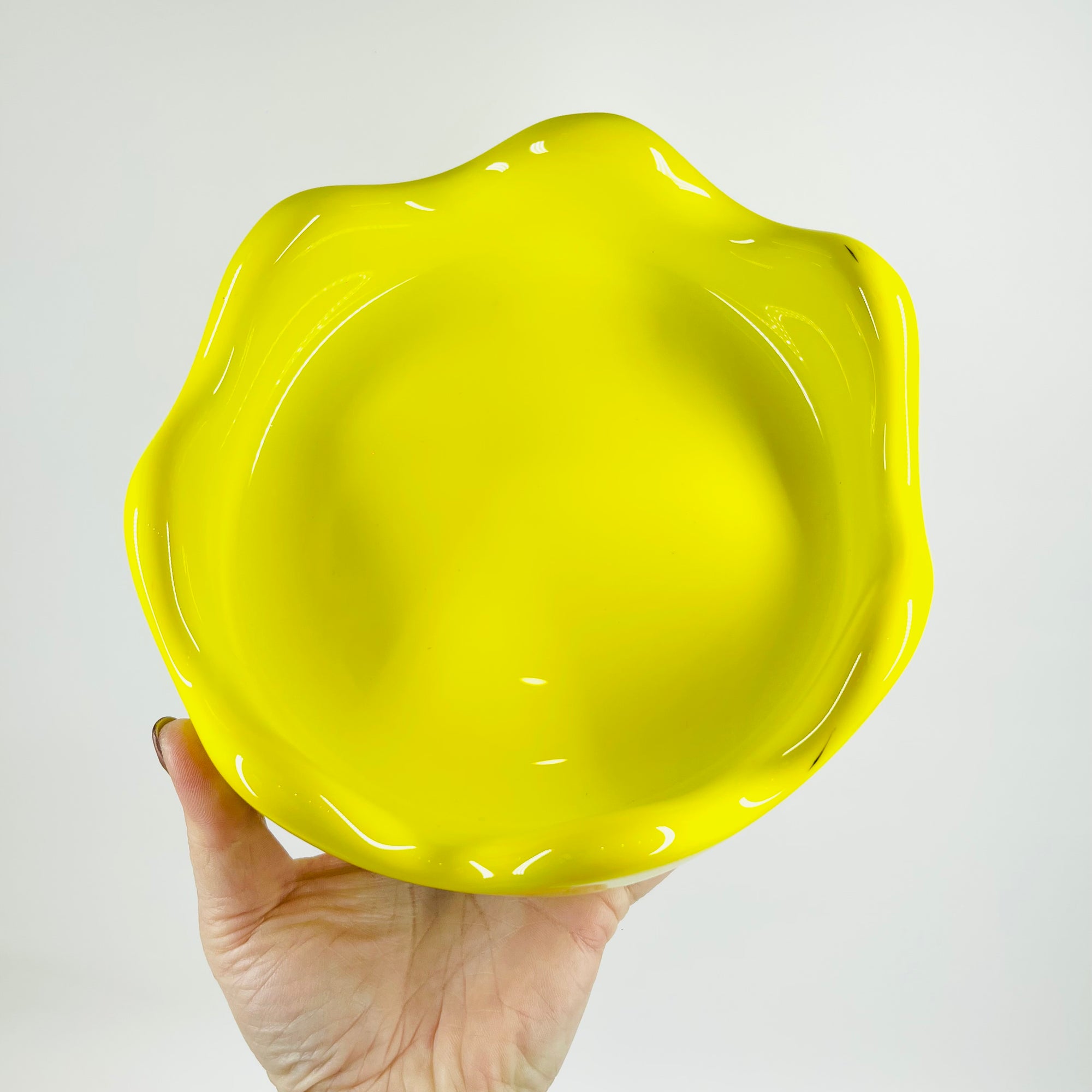 1960s SWEDISH YELLOW LEMON CASED GLASS BOWL BY INGEBORG LUNDIN FOR ORREFORS