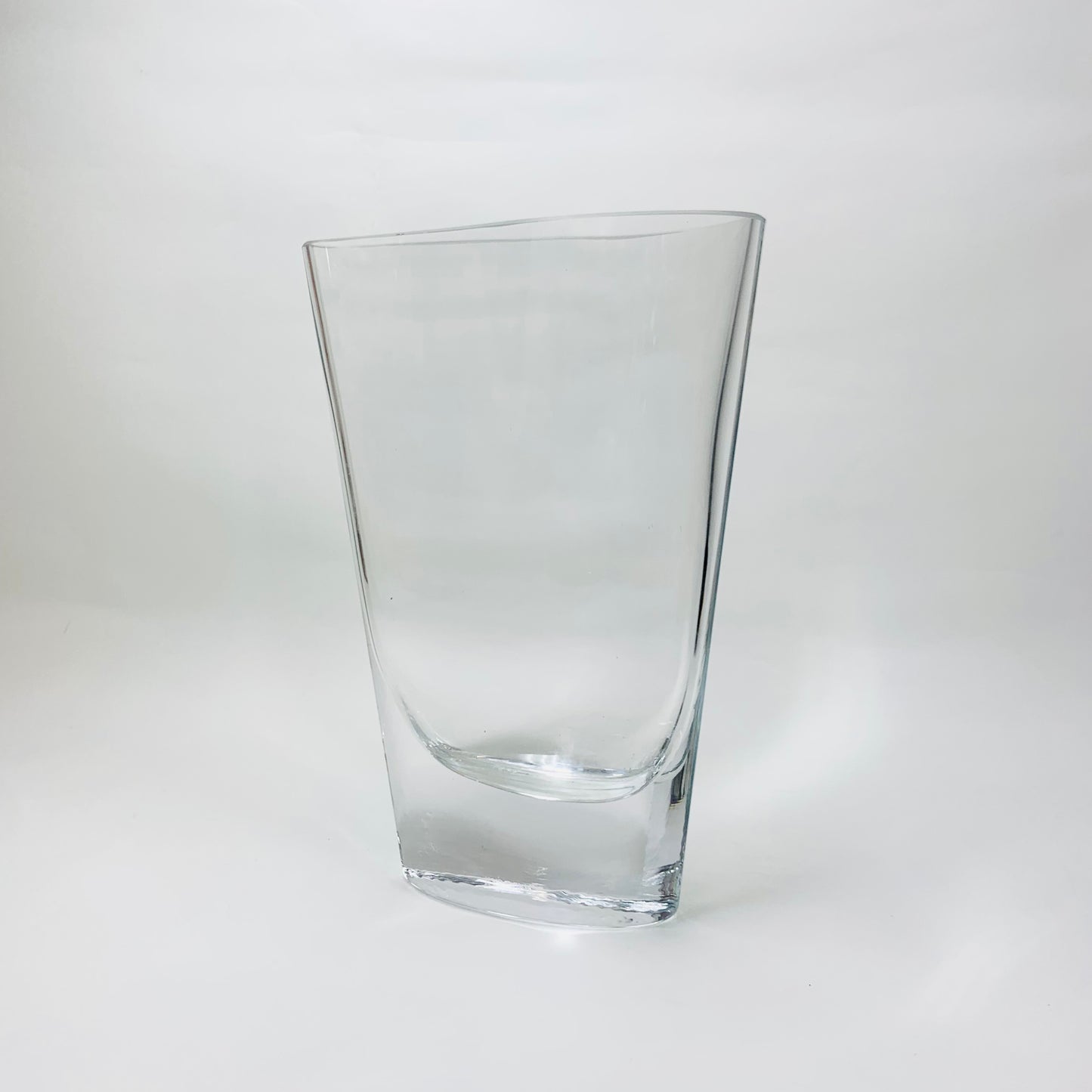 WAVE GLASS VASE