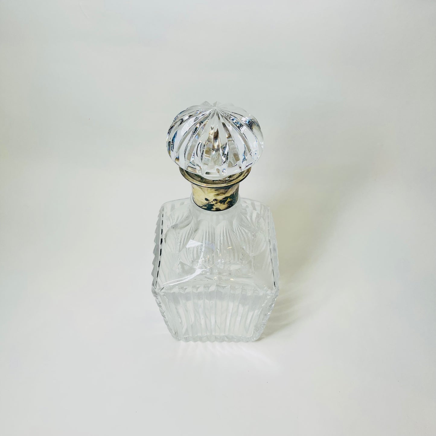 BB CUT CRYSTAL DECANTER