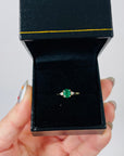ANTIQUE ART DECO 14K GOLD RING WITH EMERALD & DIAMONDS