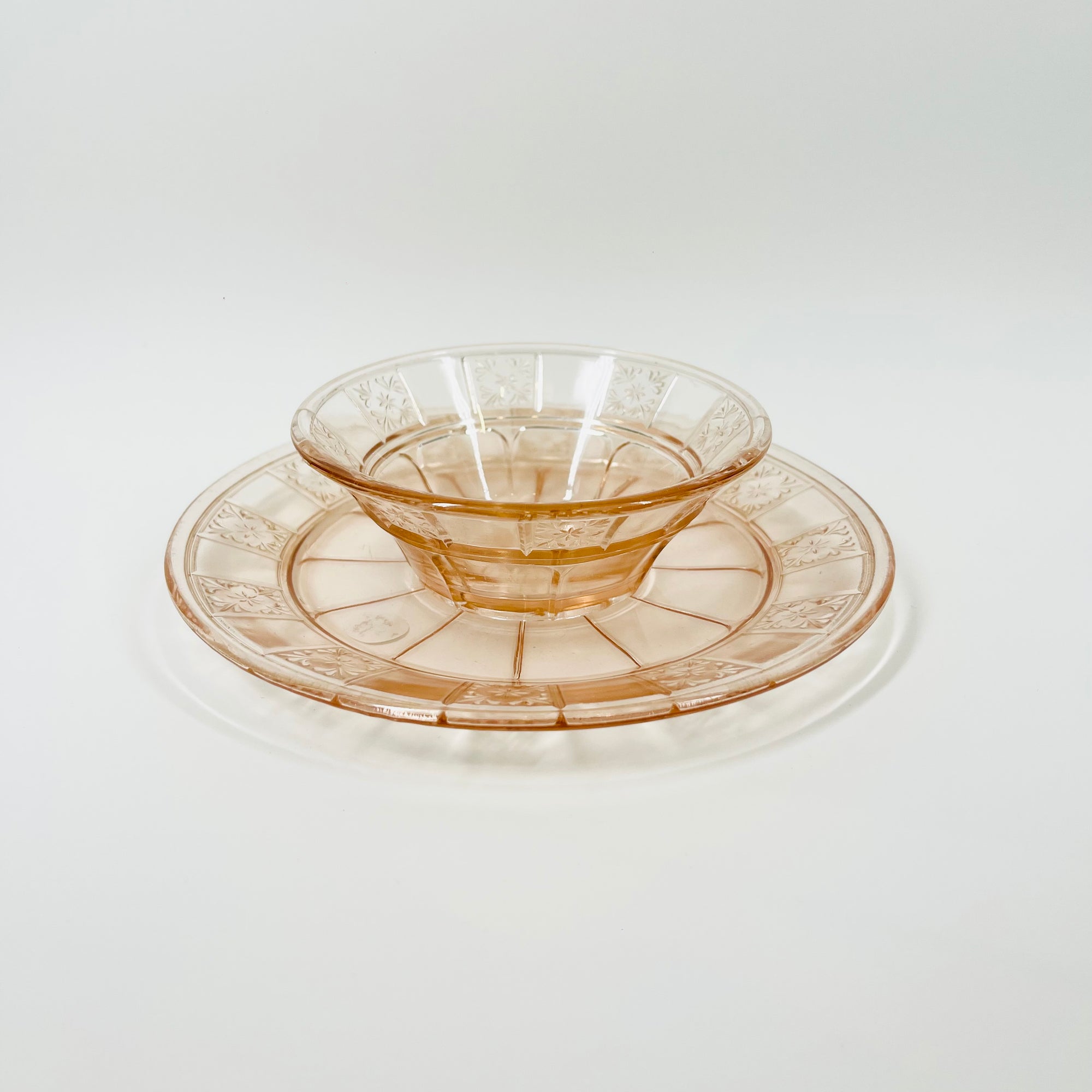 ANTIQUE DEPRESSION PINK PRESSED GLASS PLATE/BOWL/DINNER SERVICE