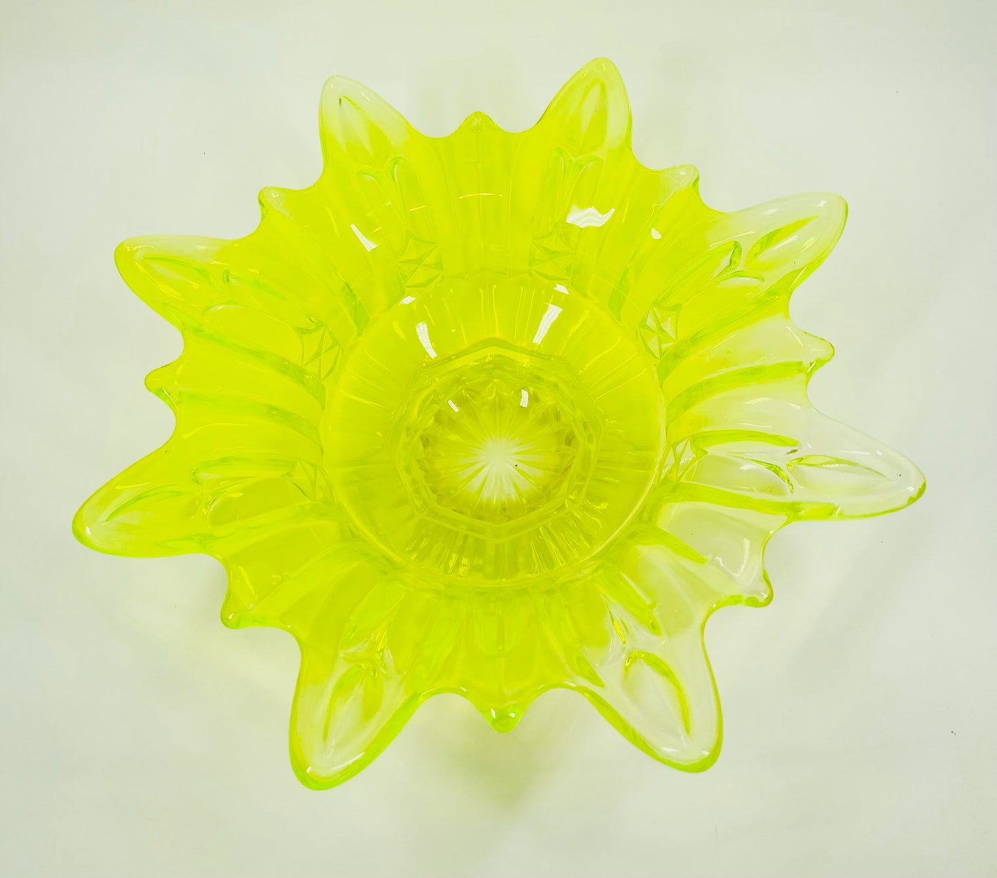 STARBURST URANIUM GLASS BOWL