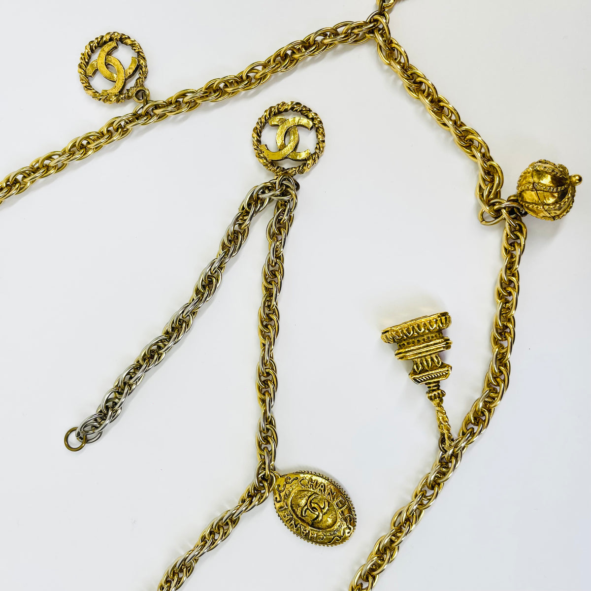 1980s CHANEL LIMITED EDITION GOLD PLATED CHARMS NECKLACE/BELT