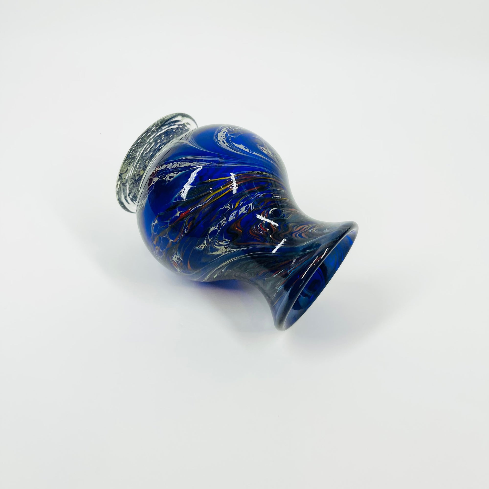 1980s AUSTRALIAN MOUTH BLOWN BLUE SPATTER ART GLASS MINI POSY VASE BY STEPHEN MORRIS