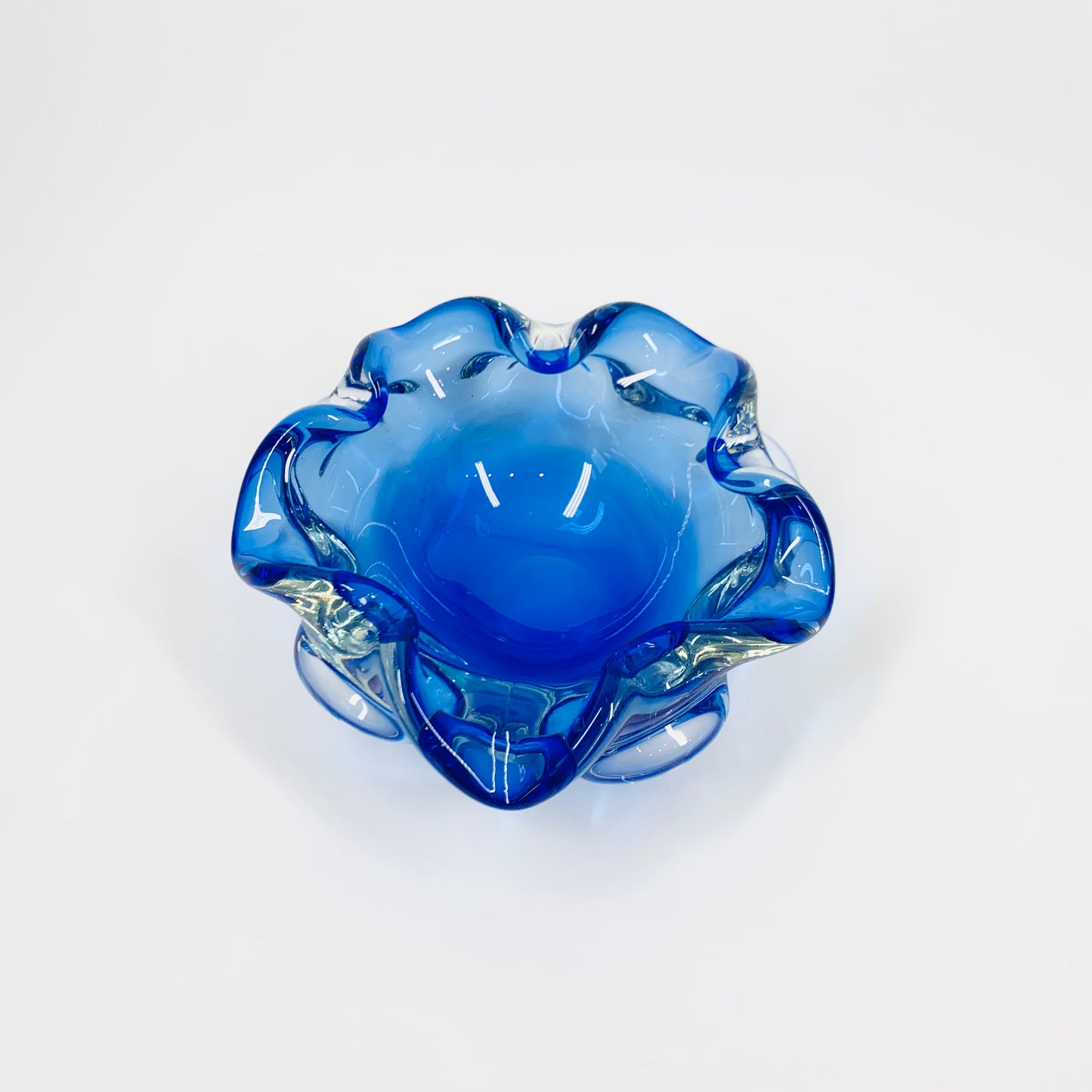 BLUE RUFFLE RIM BOWL