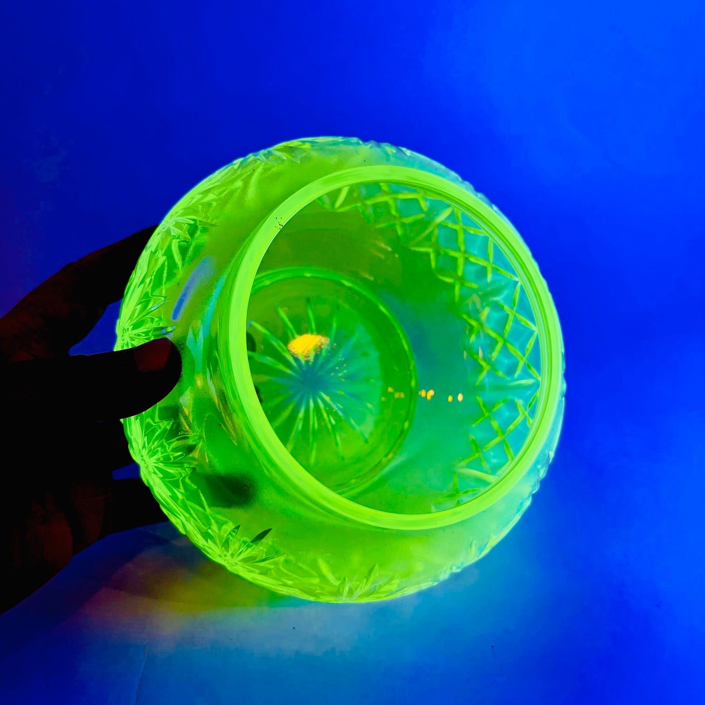 URANIUM GLASS ROSE BOWL/VASE