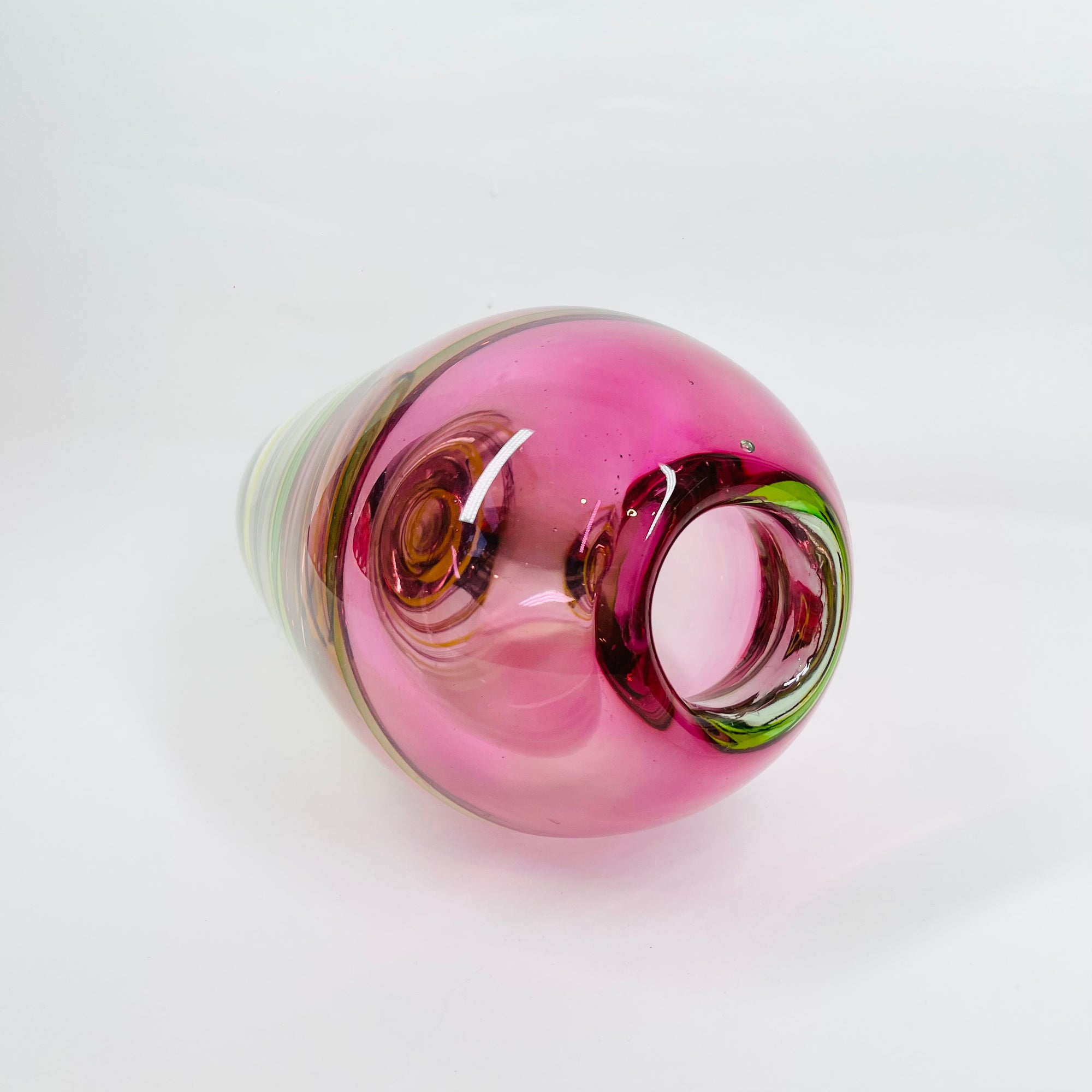1950s PINK GREEN SOMMERSO MURANO SOMMERSO GLASS VASE WITH LATTICINO SWIRLS