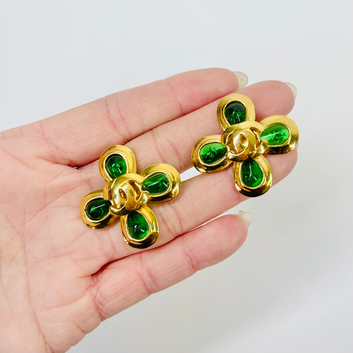 1980s CHANEL GRIPOIX GREEN GLASS FLOWERS CLIP ON EARRINGS