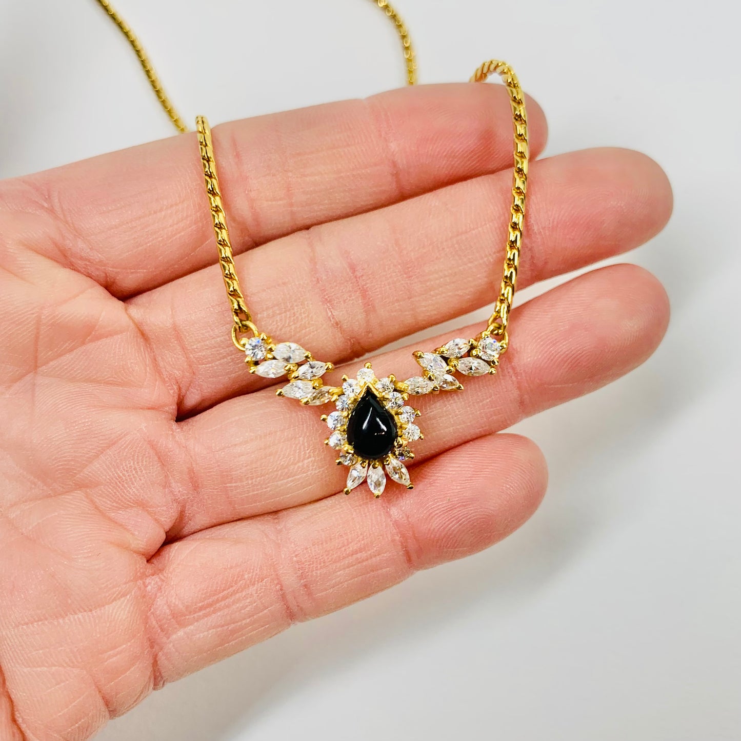 1970s GOLD PLATED BEZEL DIAMANTE BLACK PENDANT NECKLACE