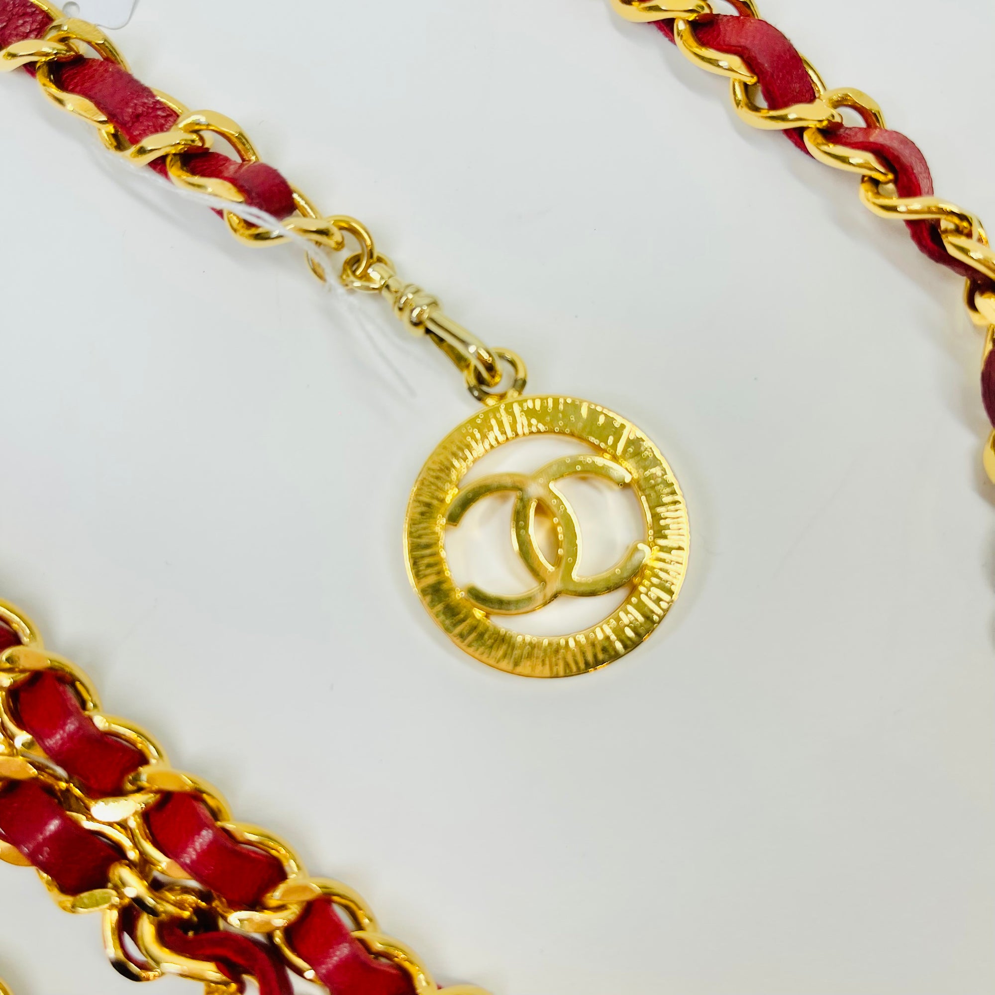 1984 CHANEL MATELASSE RED/BURGUNDY LEATHER GOLD PLATED LOGO BELT