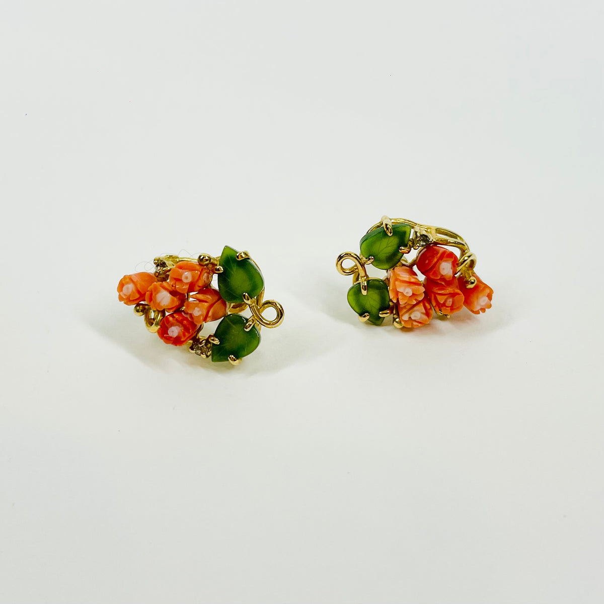 1950s CORAL ROSES &amp; JADE LEAVES NECKLACE SUITE