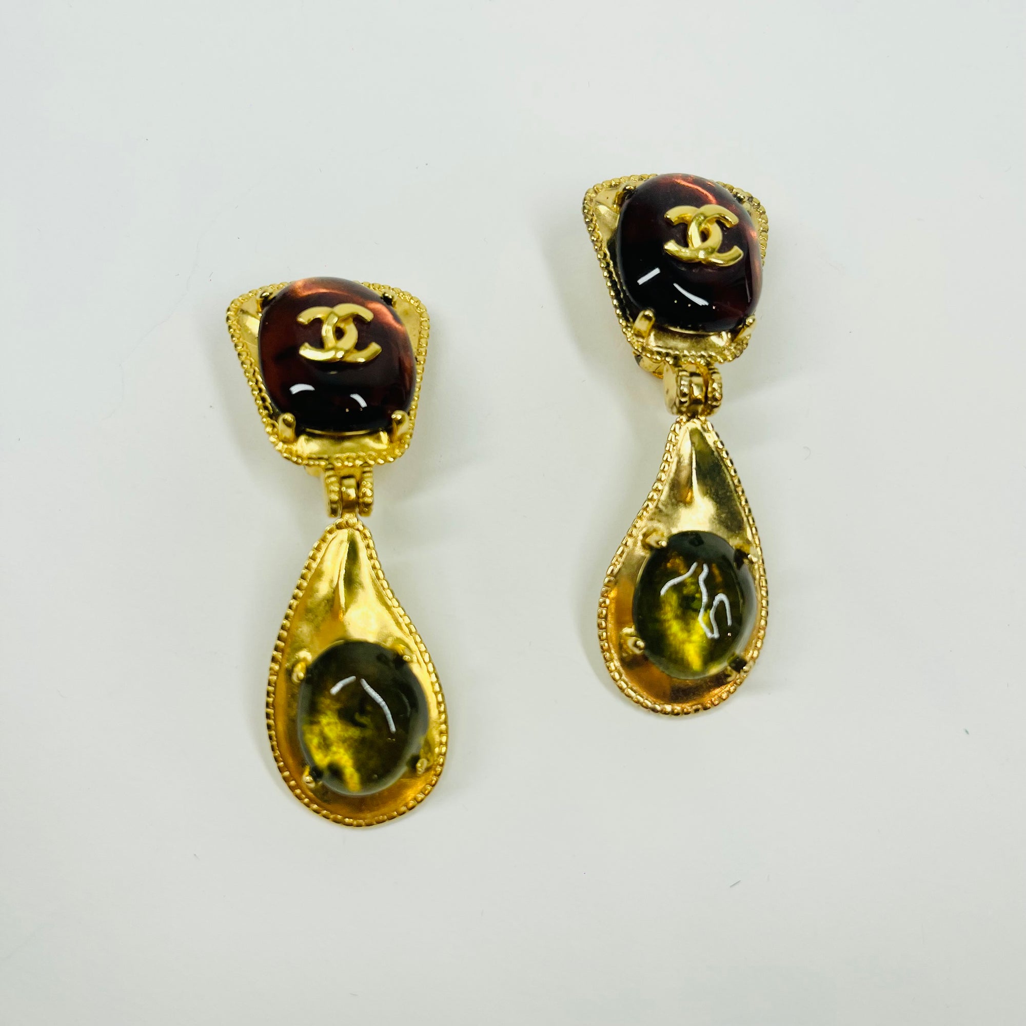 1997 CHANEL GRIPOIX RED &amp; YELLOW GREEN CC LOGO DROP CLIP ON EARRINGS