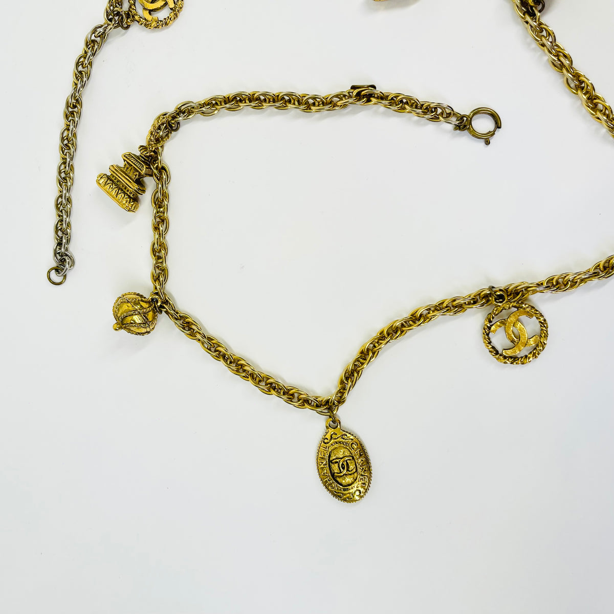 1980s CHANEL LIMITED EDITION GOLD PLATED CHARMS NECKLACE/BELT