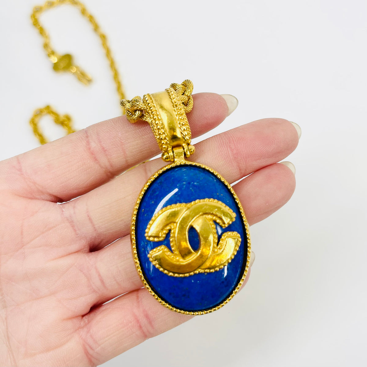 1995 CHANEL CC LOGO MUGHAL STYLE LAPIS AZULI MEDALLION PENDANT NECKLACE