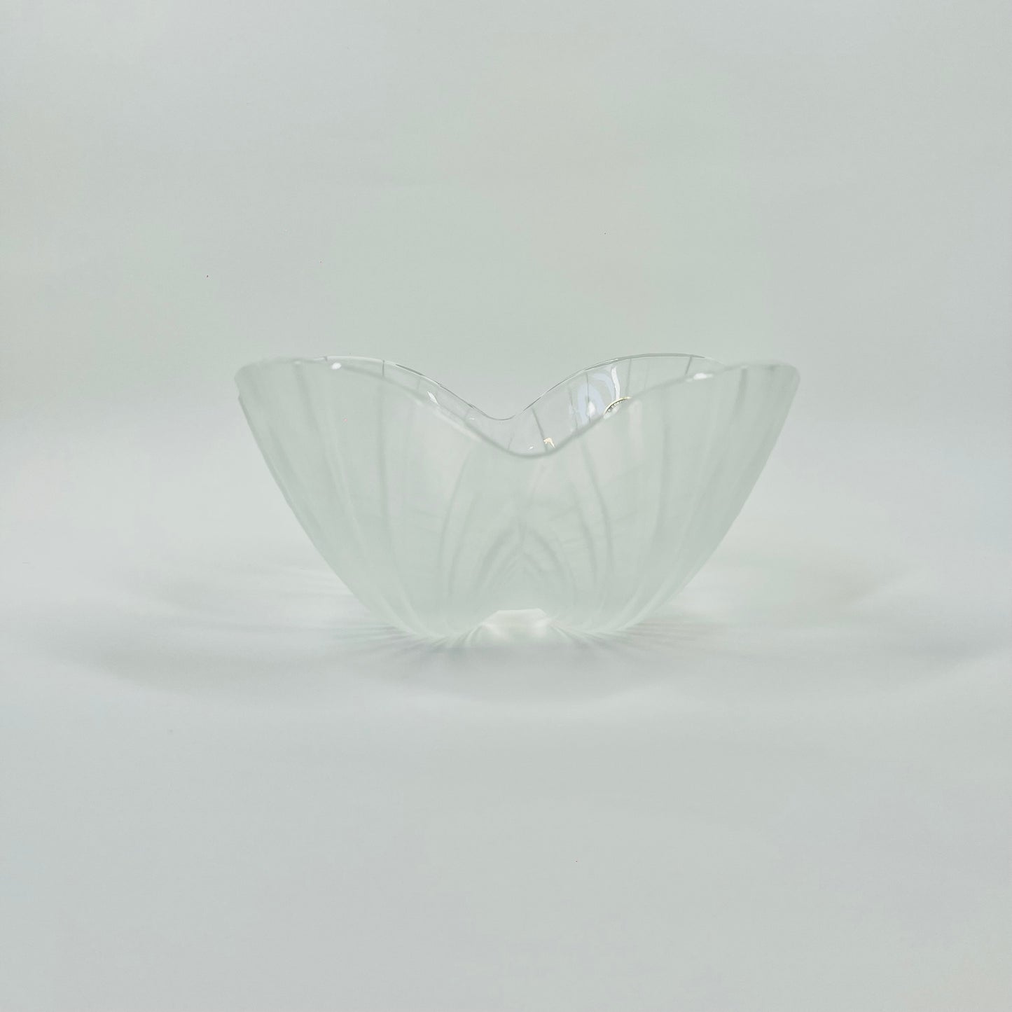 1980s JAPANESE HOYA SMALL GLASS SHELL BOWL