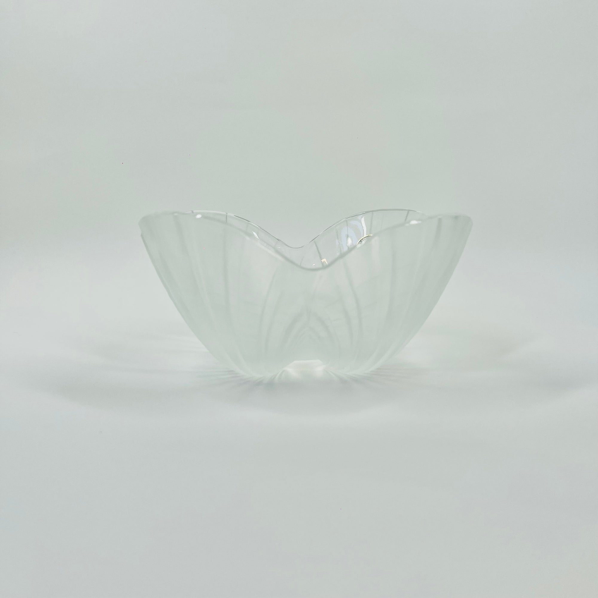 1980s JAPANESE HOYA SMALL GLASS SHELL BOWL