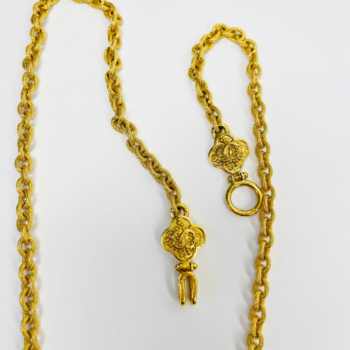 1995 CHANEL CC LOGO MUGHAL STYLE LAPIS AZULI MEDALLION PENDANT NECKLACE