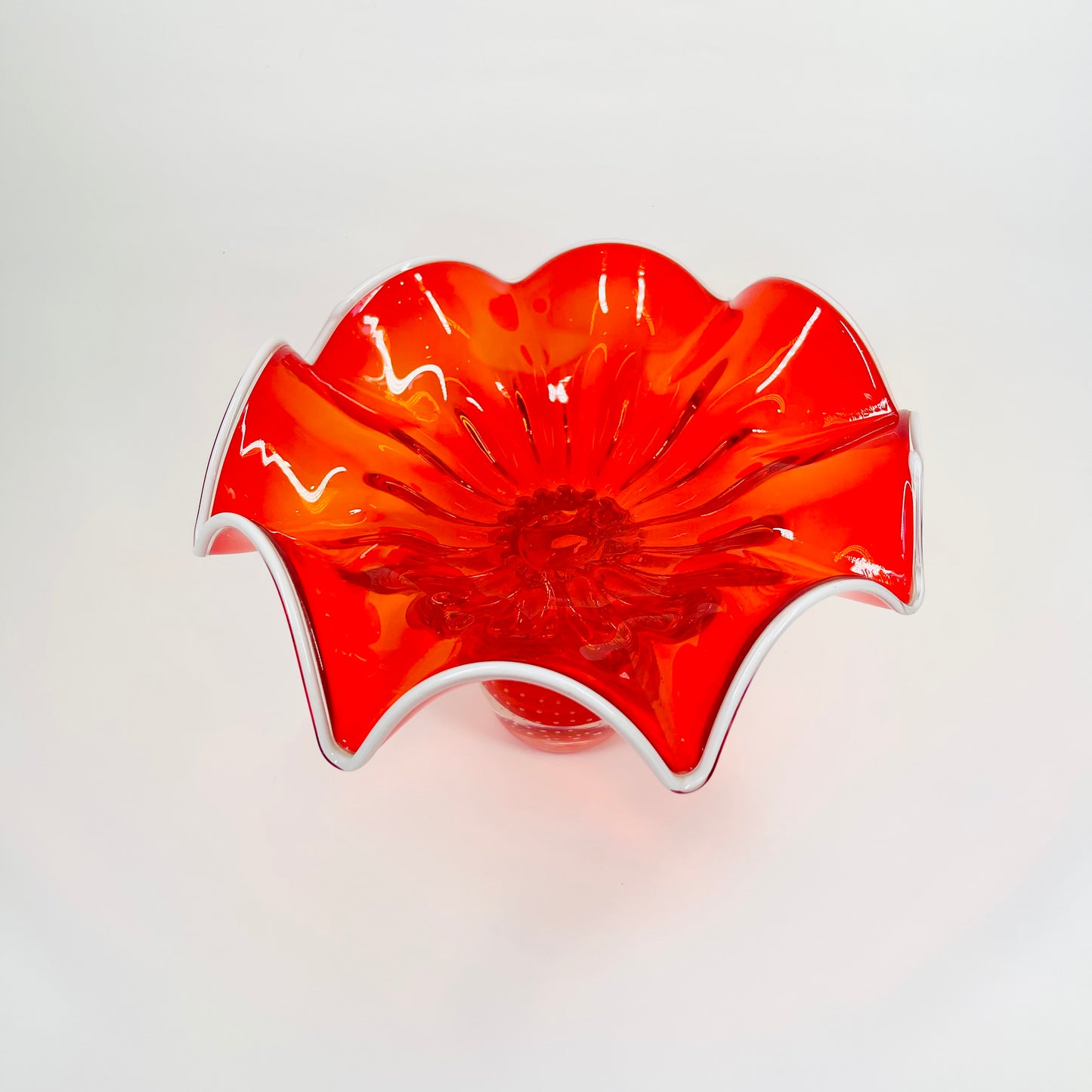 1970s JAPANESE ORANGE RED OMBRE RUFFLE RIM BOWL WITH PAPERWEIGHT BASE