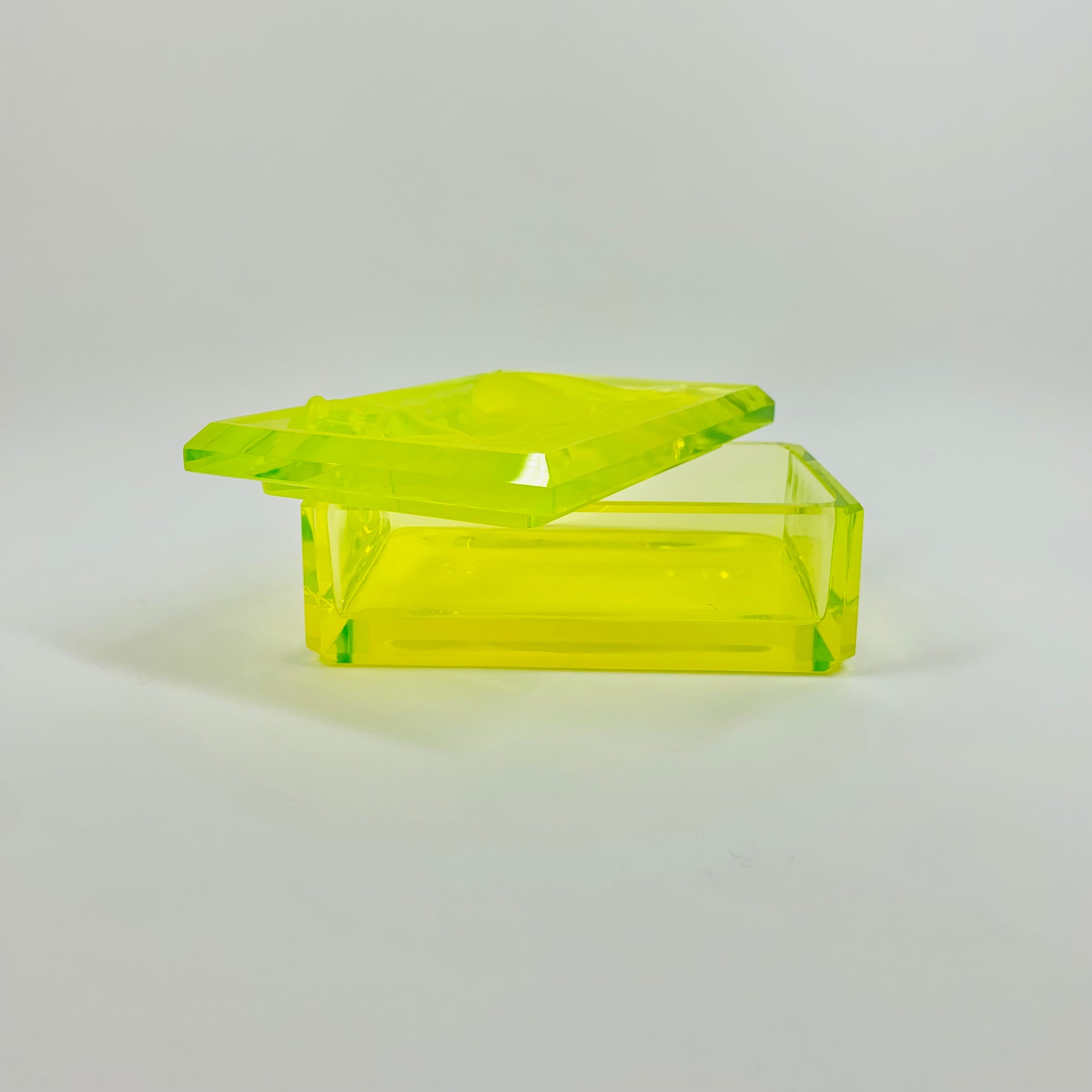 URANIUM GLASS NUDE MOTIF LIDDED BOX