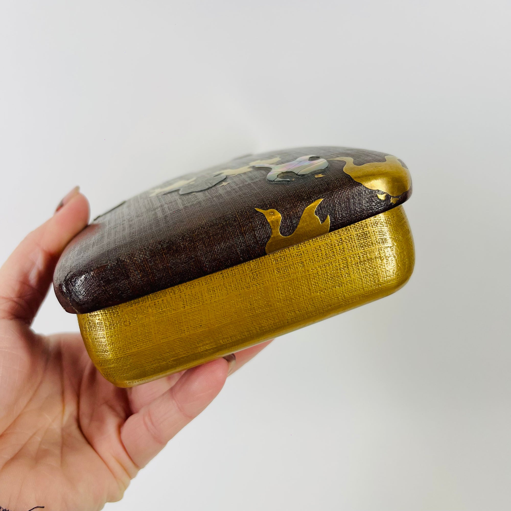 ANTIQUE 19th CENTURY JAPANESE URUSHI LACQUER BOX
