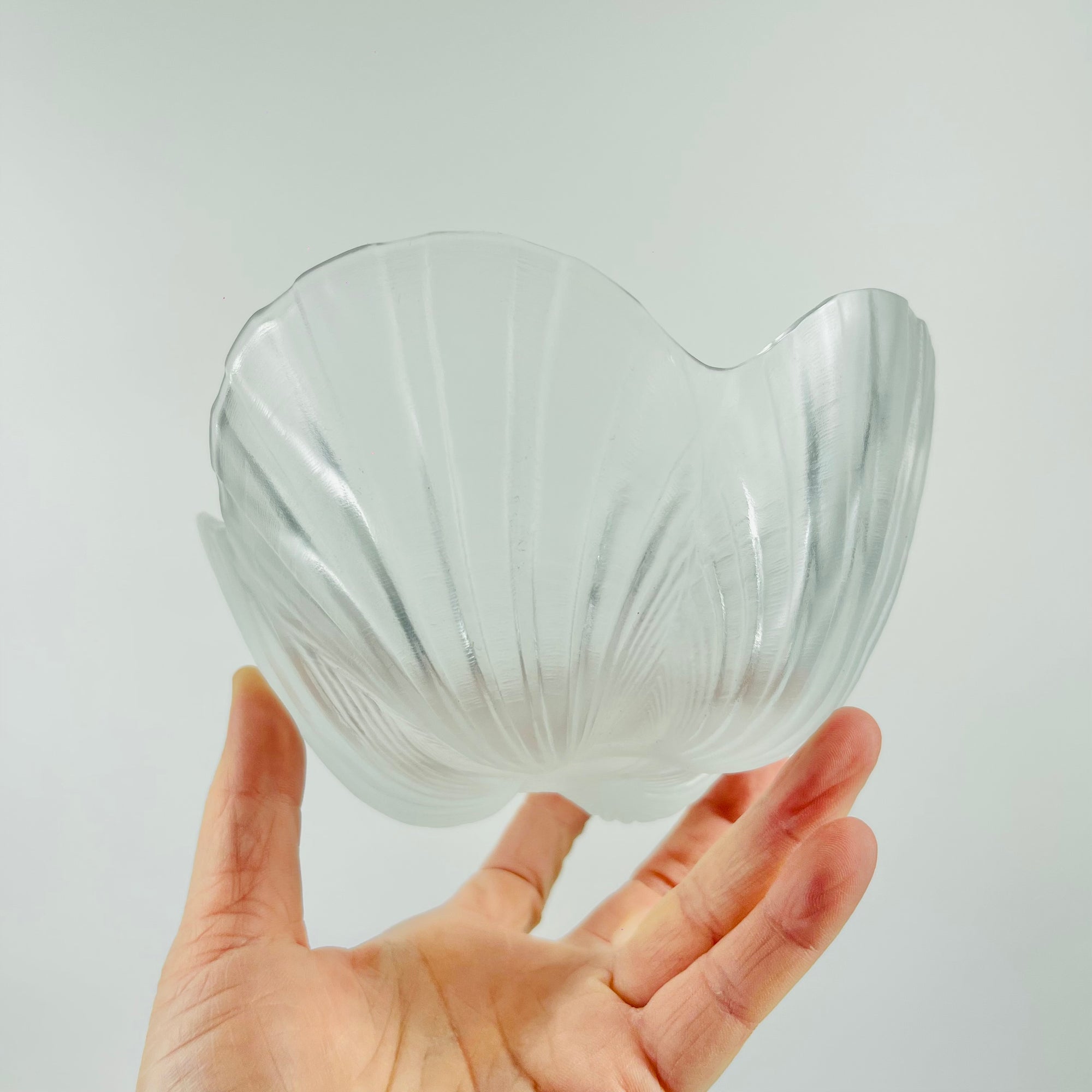 1980s JAPANESE HOYA SMALL GLASS SHELL BOWL