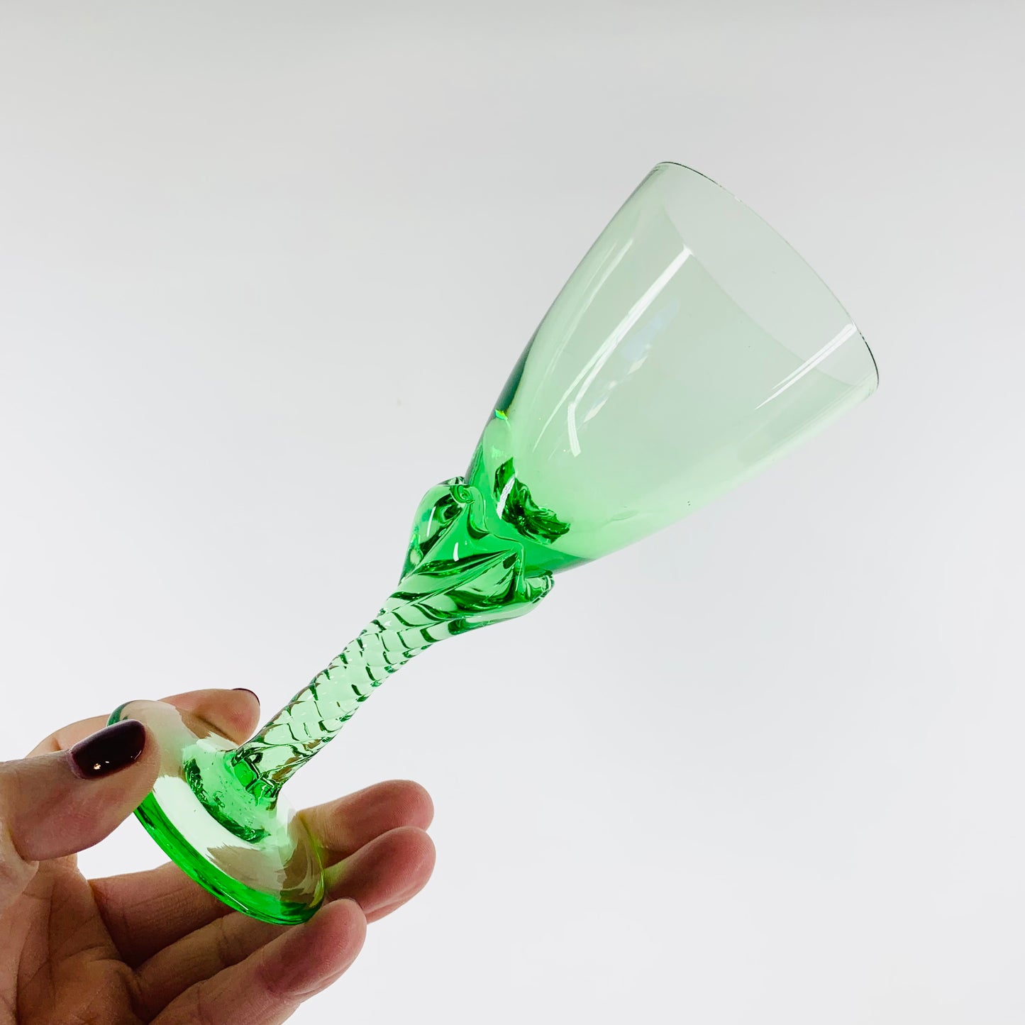 MIDCENTURY GREEN GLASSES TWIST STEM