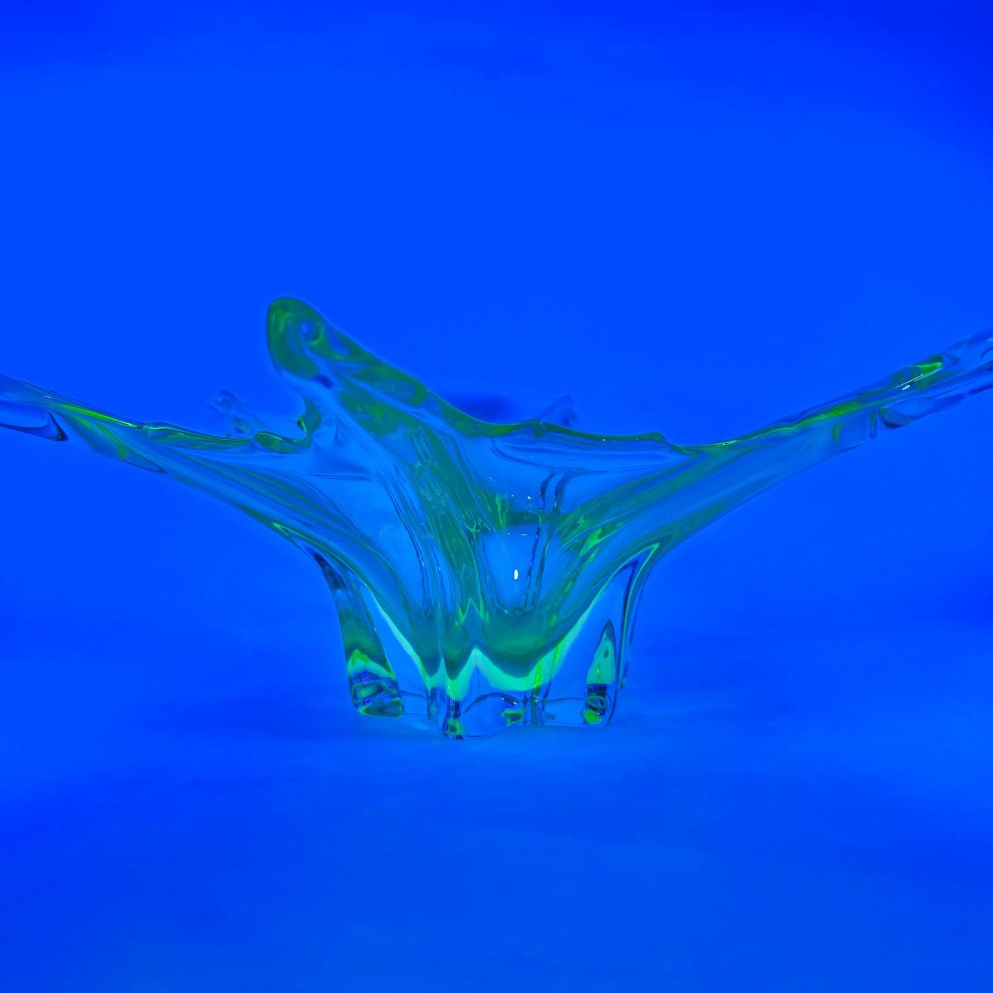 1940s URANIUM MURANO TURQUOISE SOMMERSO GLASS BOWL