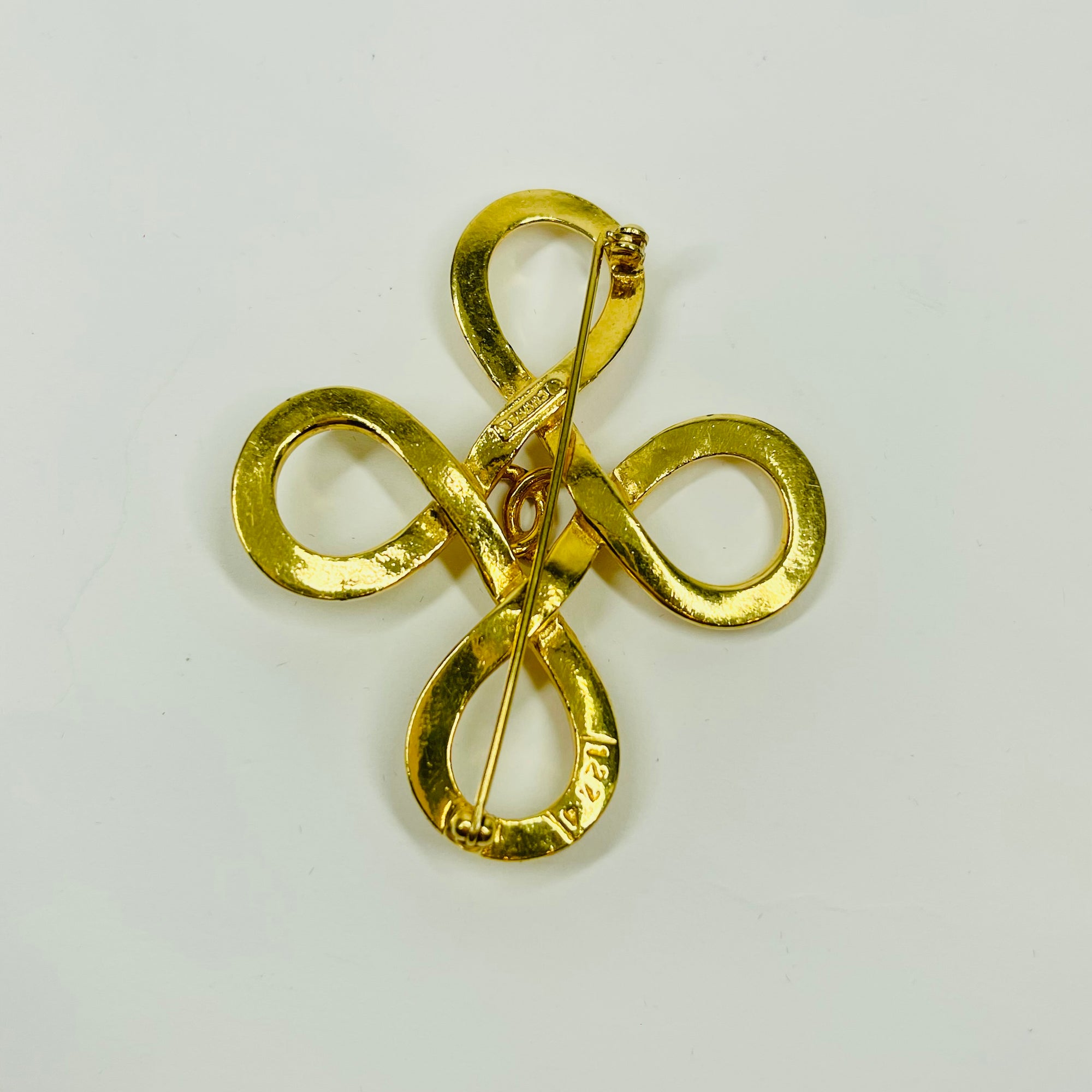 1980s CHANEL INFINITY LOVE KNOT BROOCH