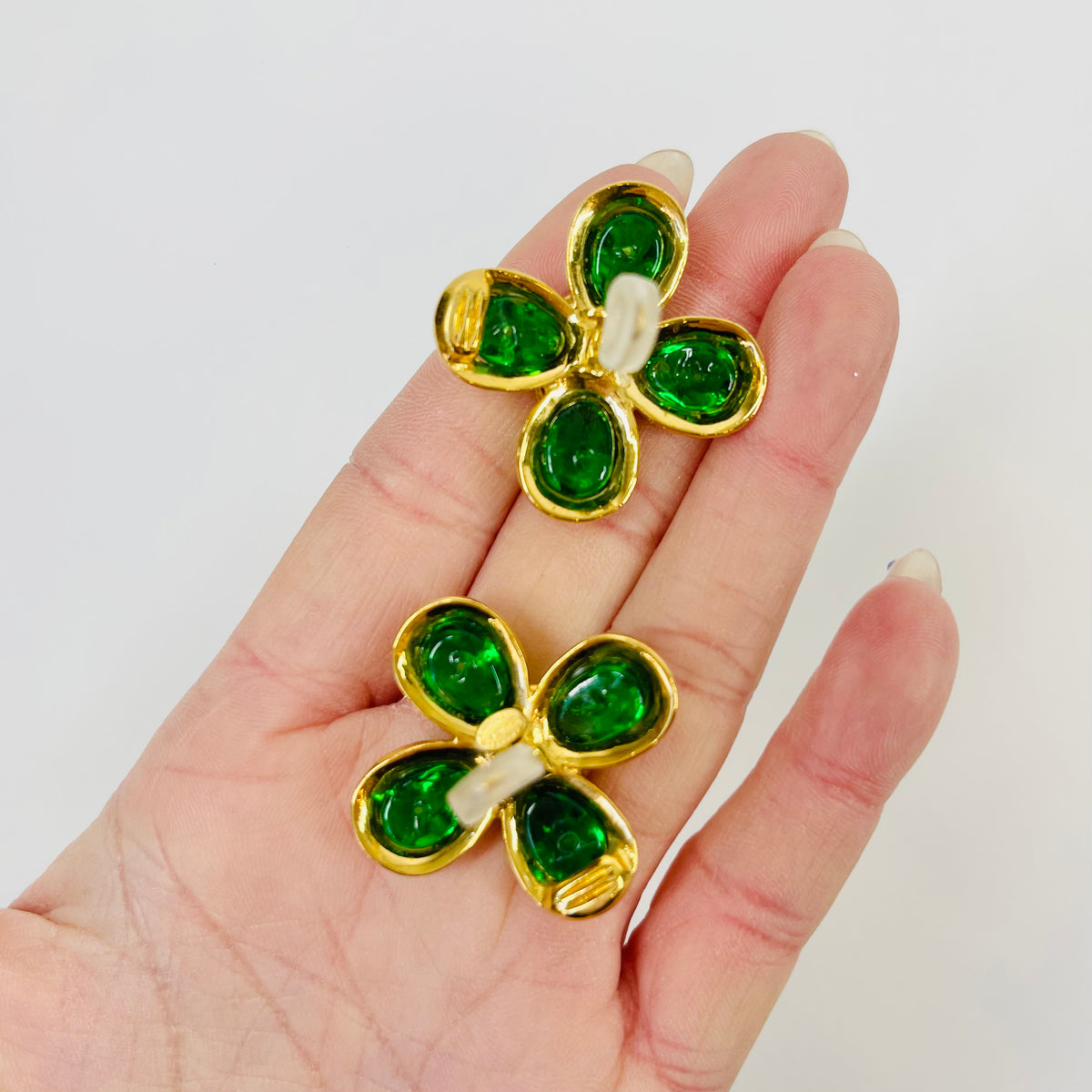 1980s CHANEL GRIPOIX GREEN GLASS FLOWERS CLIP ON EARRINGS