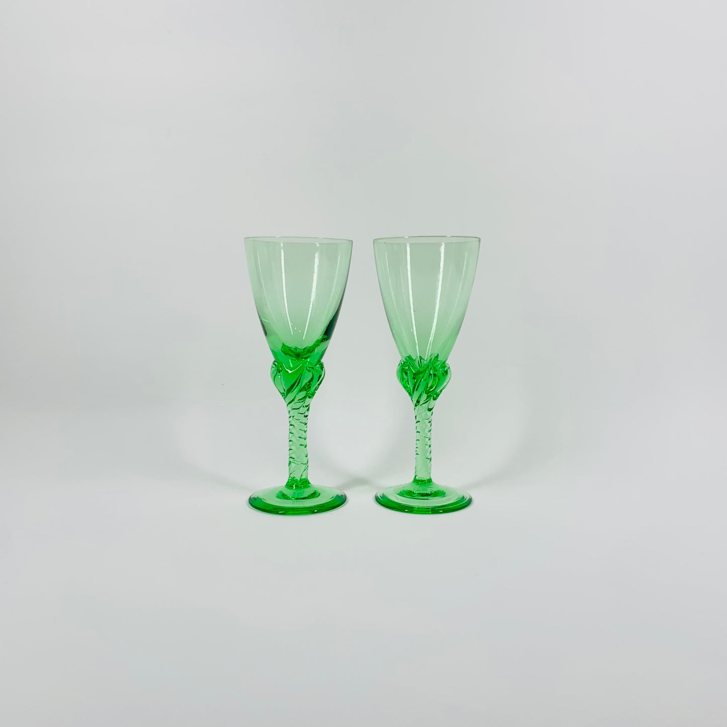 MIDCENTURY GREEN GLASSES TWIST STEM