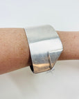 SIGNED 1960s STERLING SILVER ORIGAMI BANGLE BY PORTUGESE MASTER B. FERNANDES
